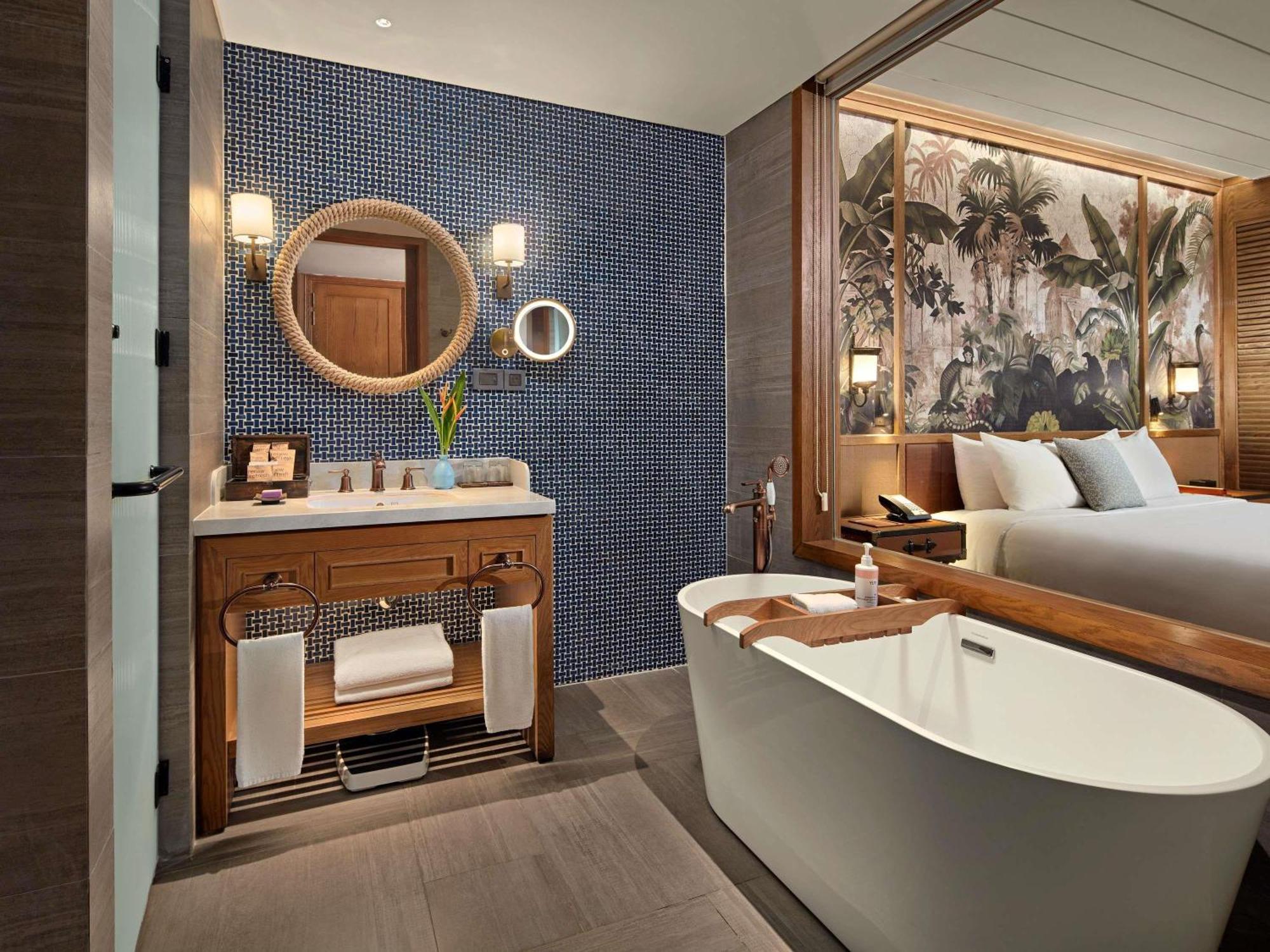 Executive Twin Room with Balcony and Sea View - High floors