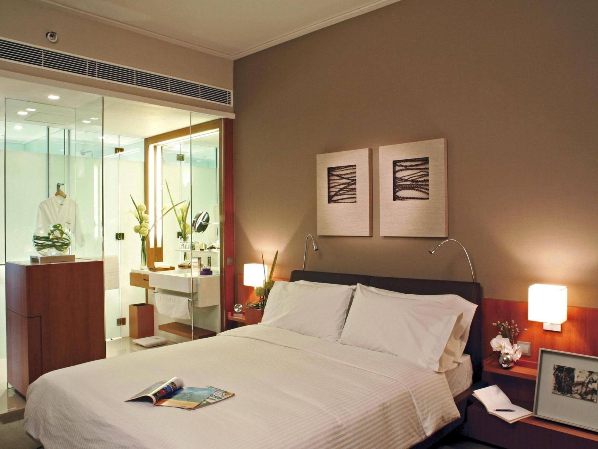 Standard Room Queen Bed