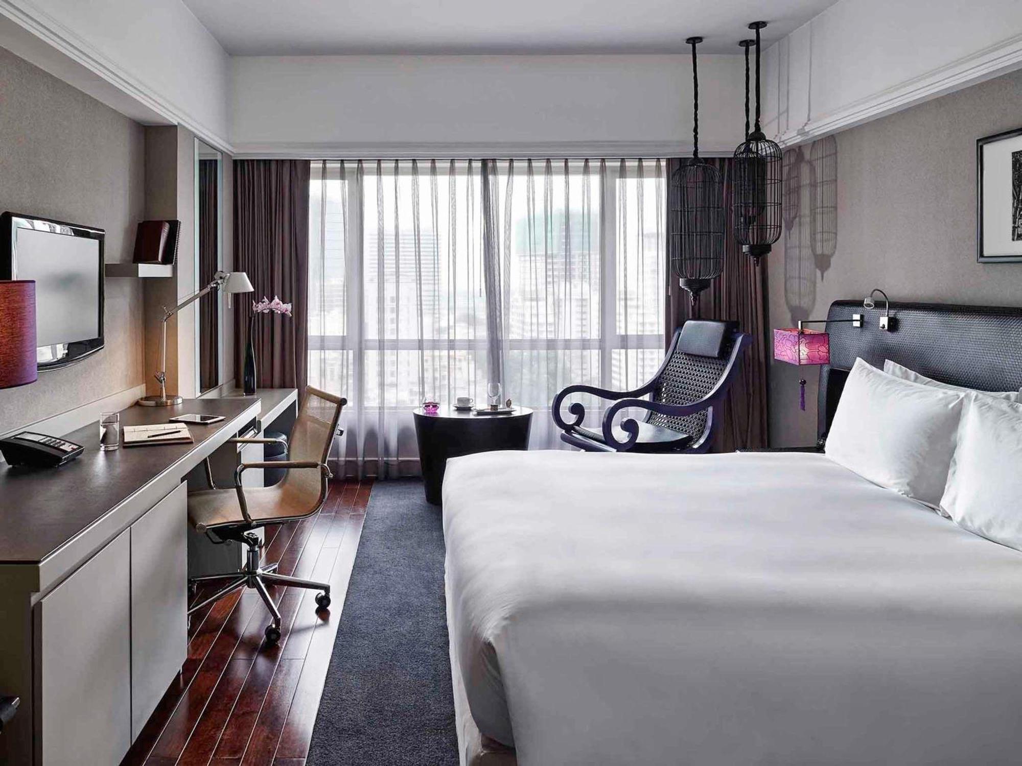 Luxury King Room City View
