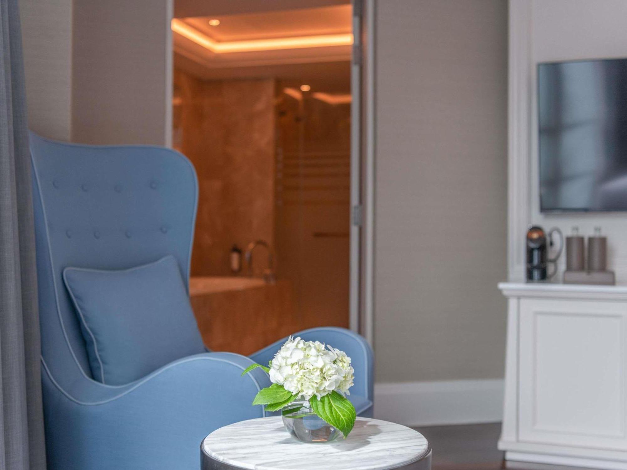 Camera Familiare con Letto King-Size e Letto a Castello
