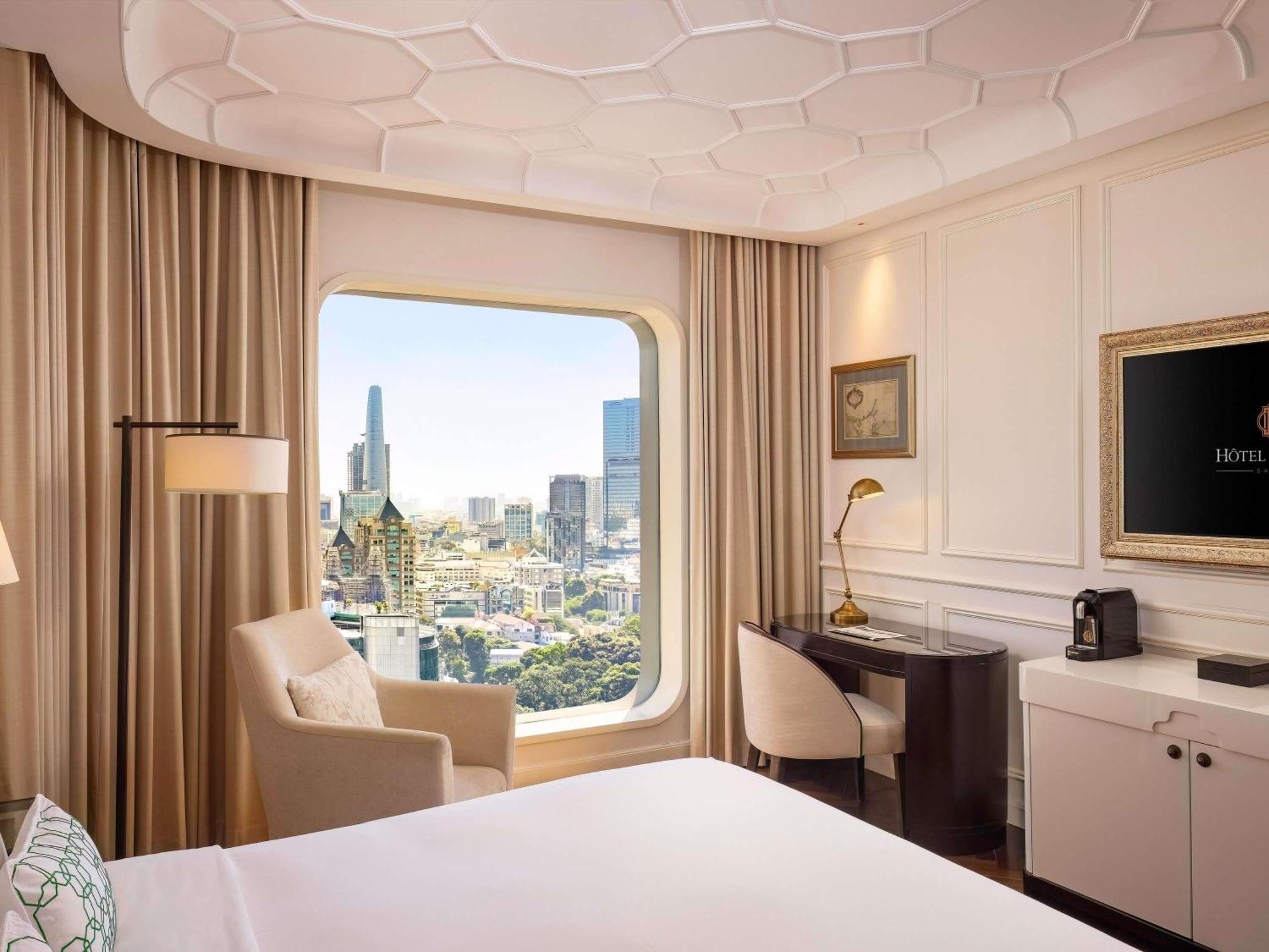 Deluxe King Room City View