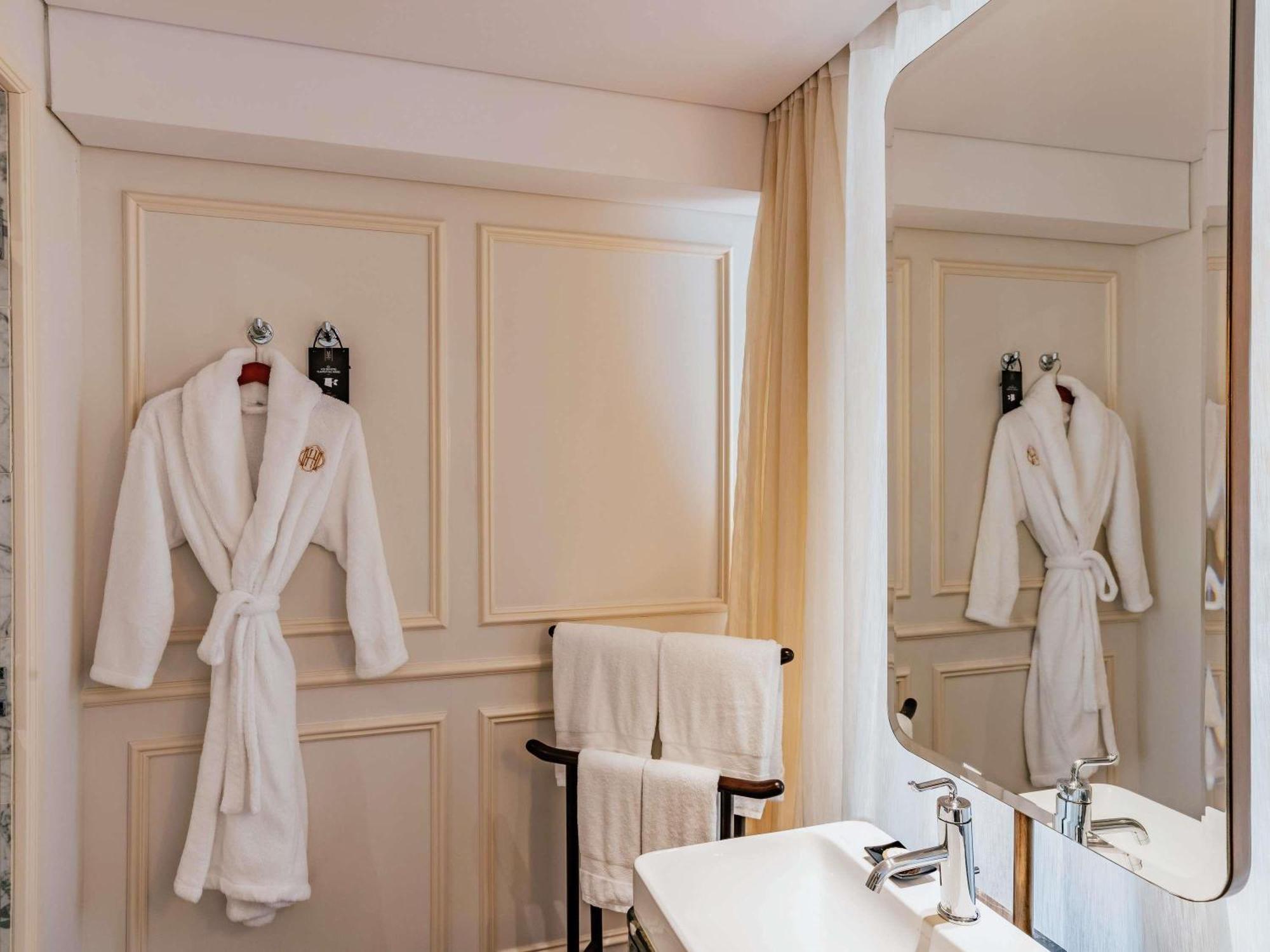 Deluxe Twin Room City View