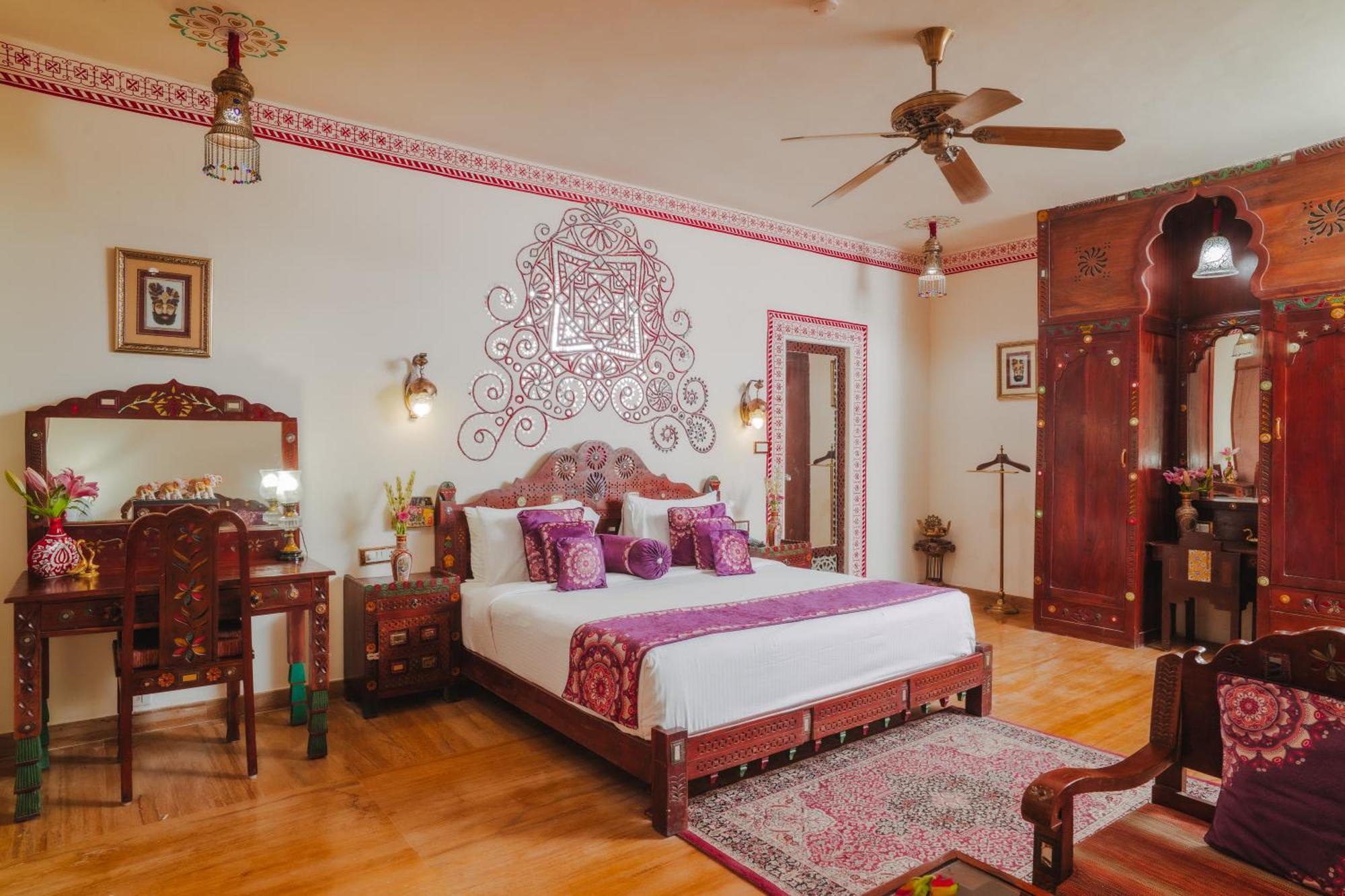 Royal Cottage Room
