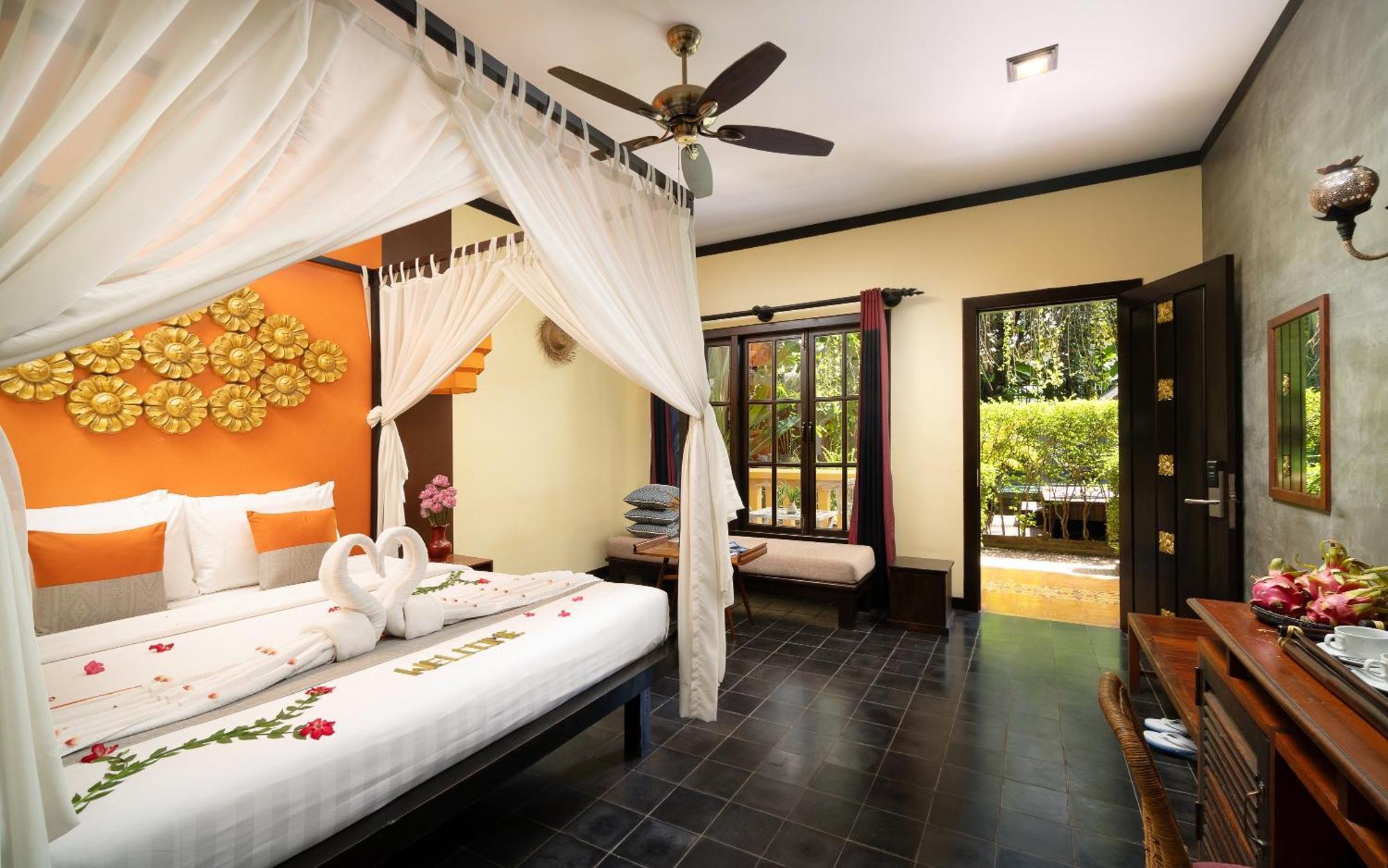 Junior Suite With Balcony and Pool View - Free Pickup