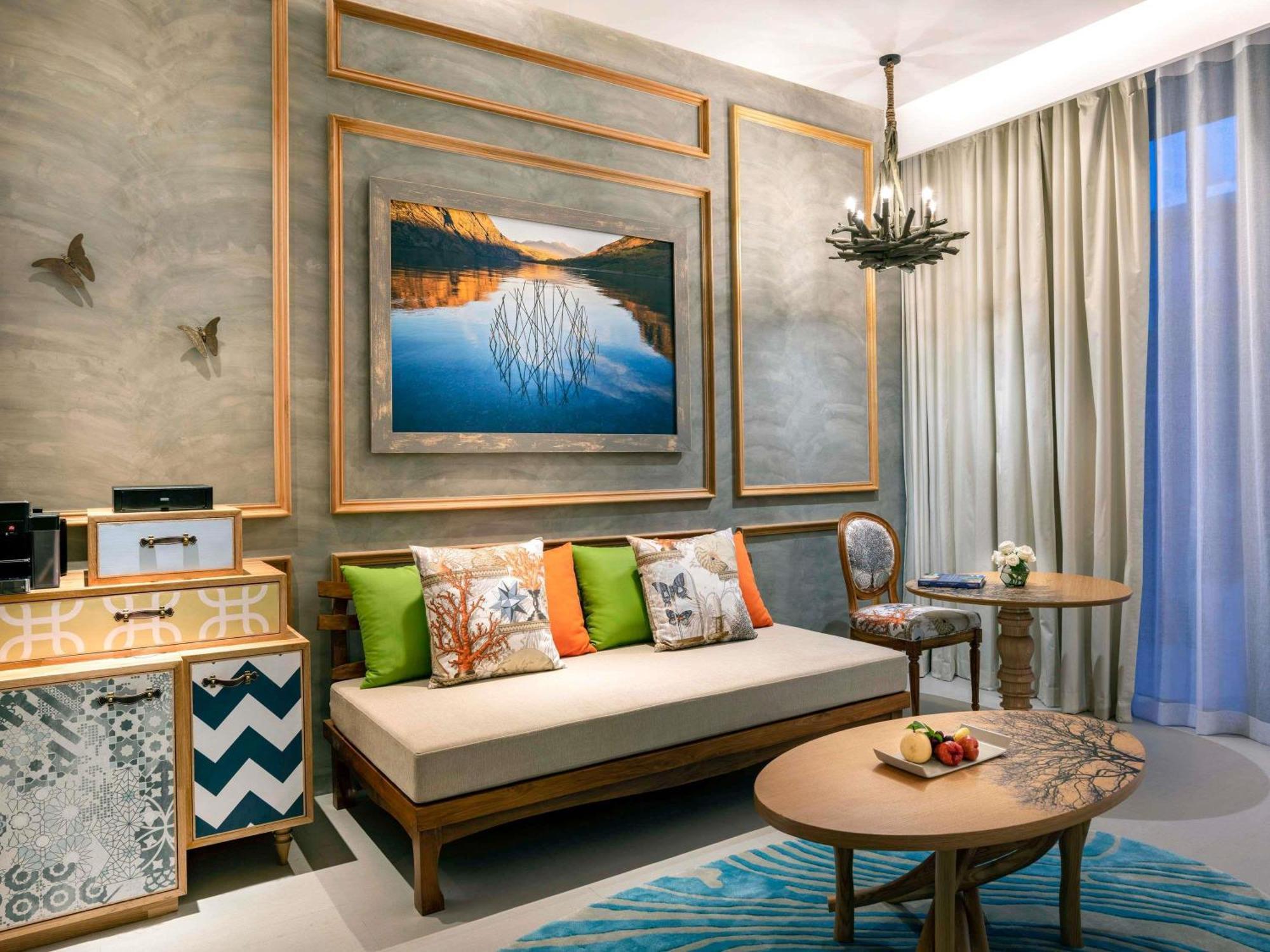 So Lofty Kamer met Kingsize Bed of 2 Aparte Bedden - Toegang tot het Zwembad
