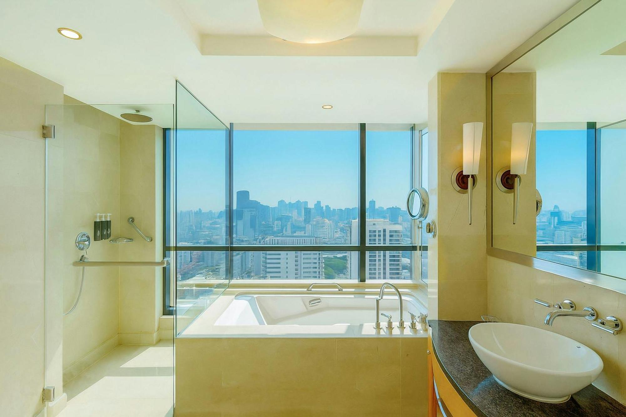 Junior Suite (Free 2 way airport transfer & 15% off on F&B (excludes alcohol)]