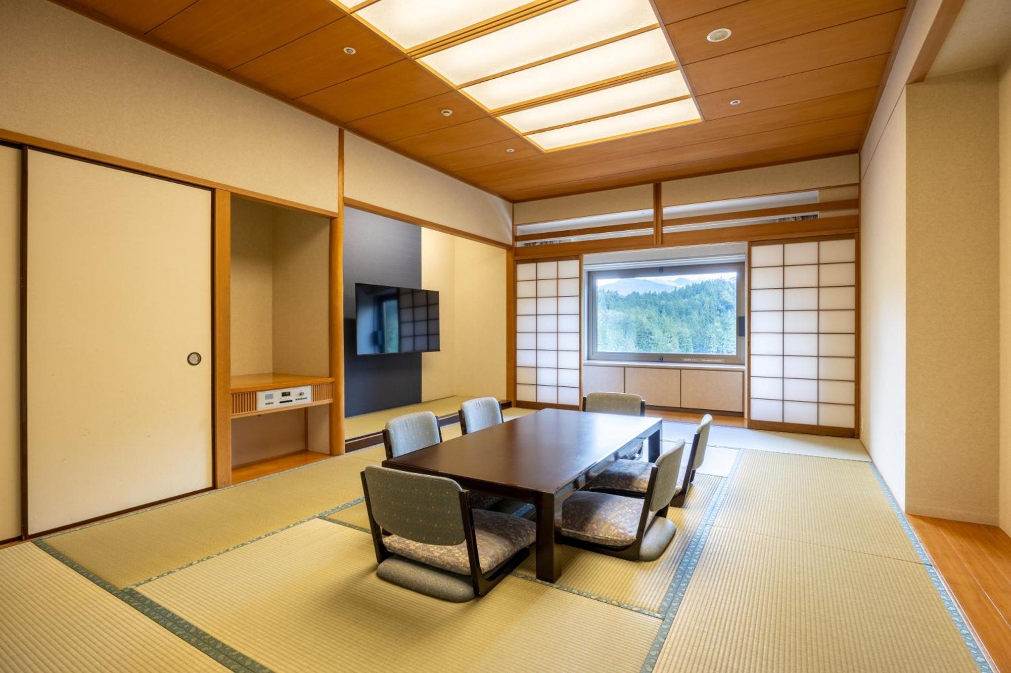 Japanese-Style Room (12 tatami)
