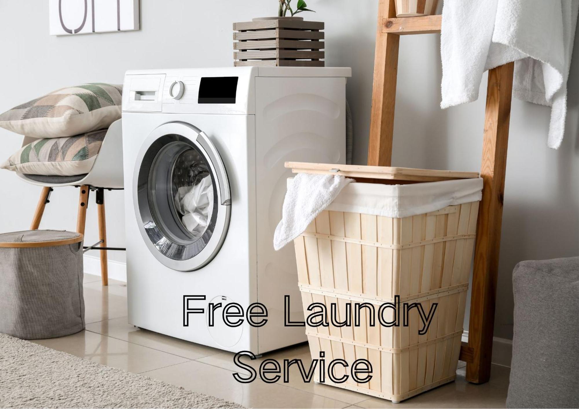 Family Suite with Balcony（free laundry , 1 free meal)）