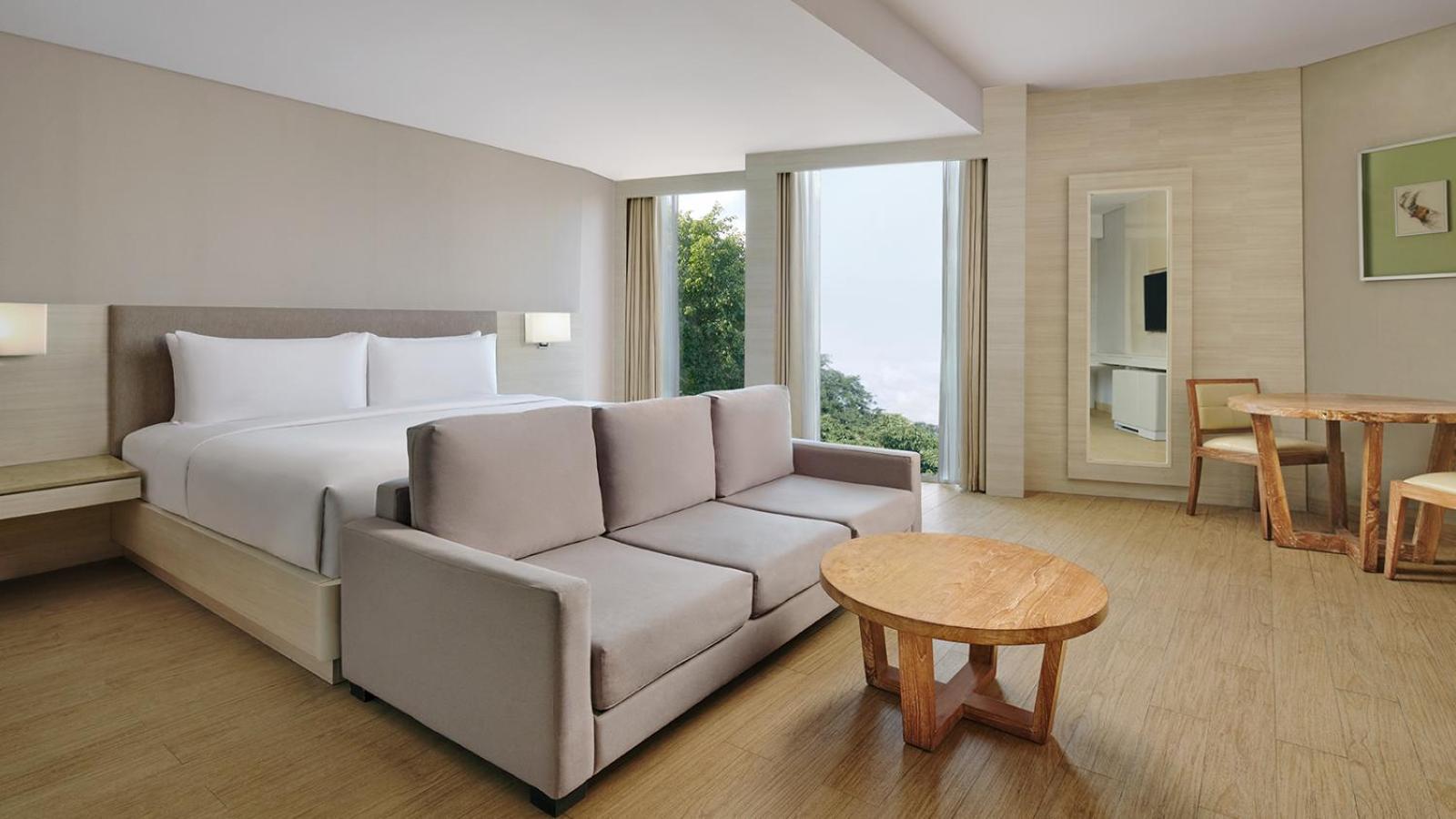 Deluxe Corner with Free Daily Minibar