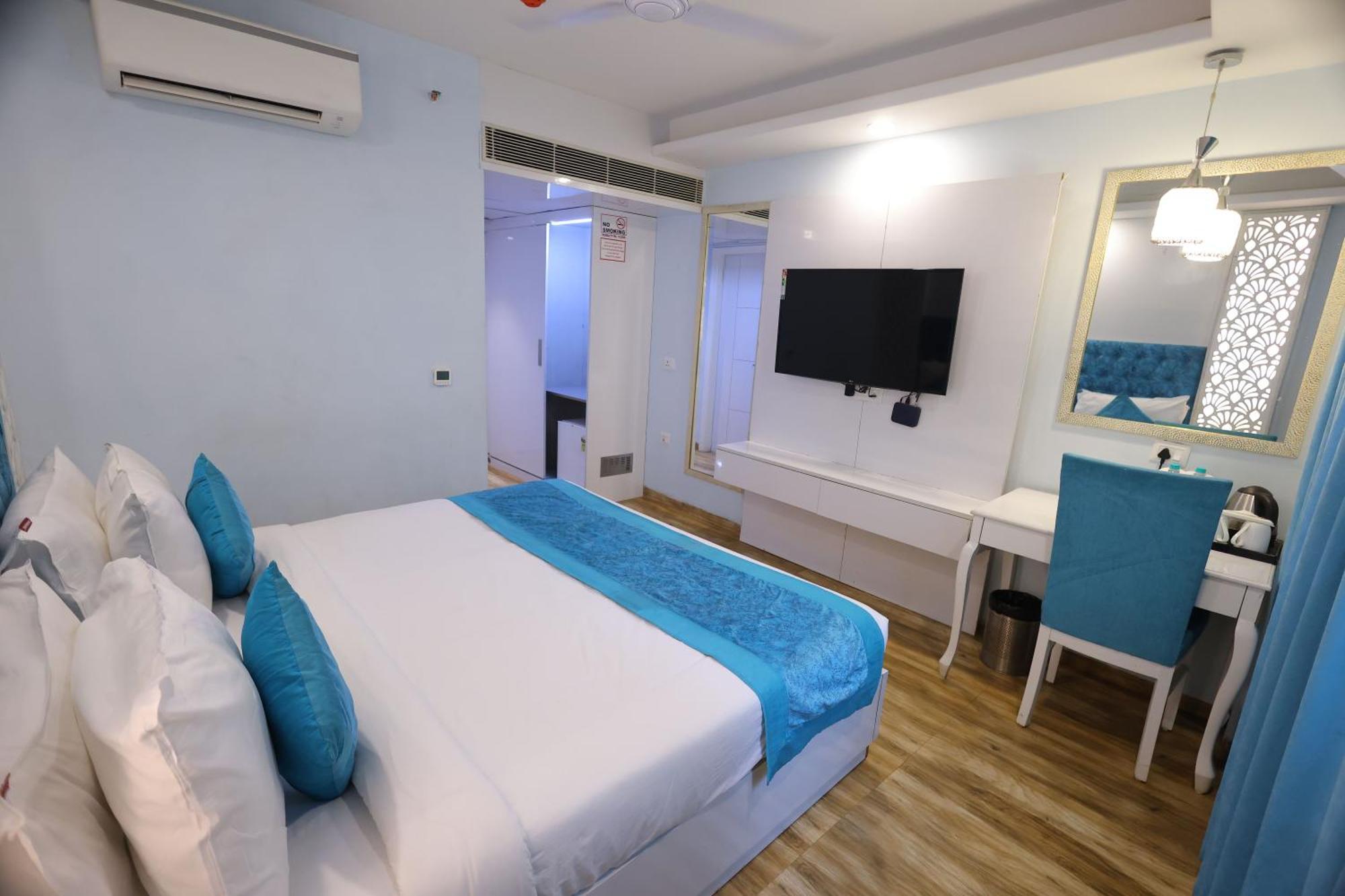 Deluxe Room,1742818967:JPEG