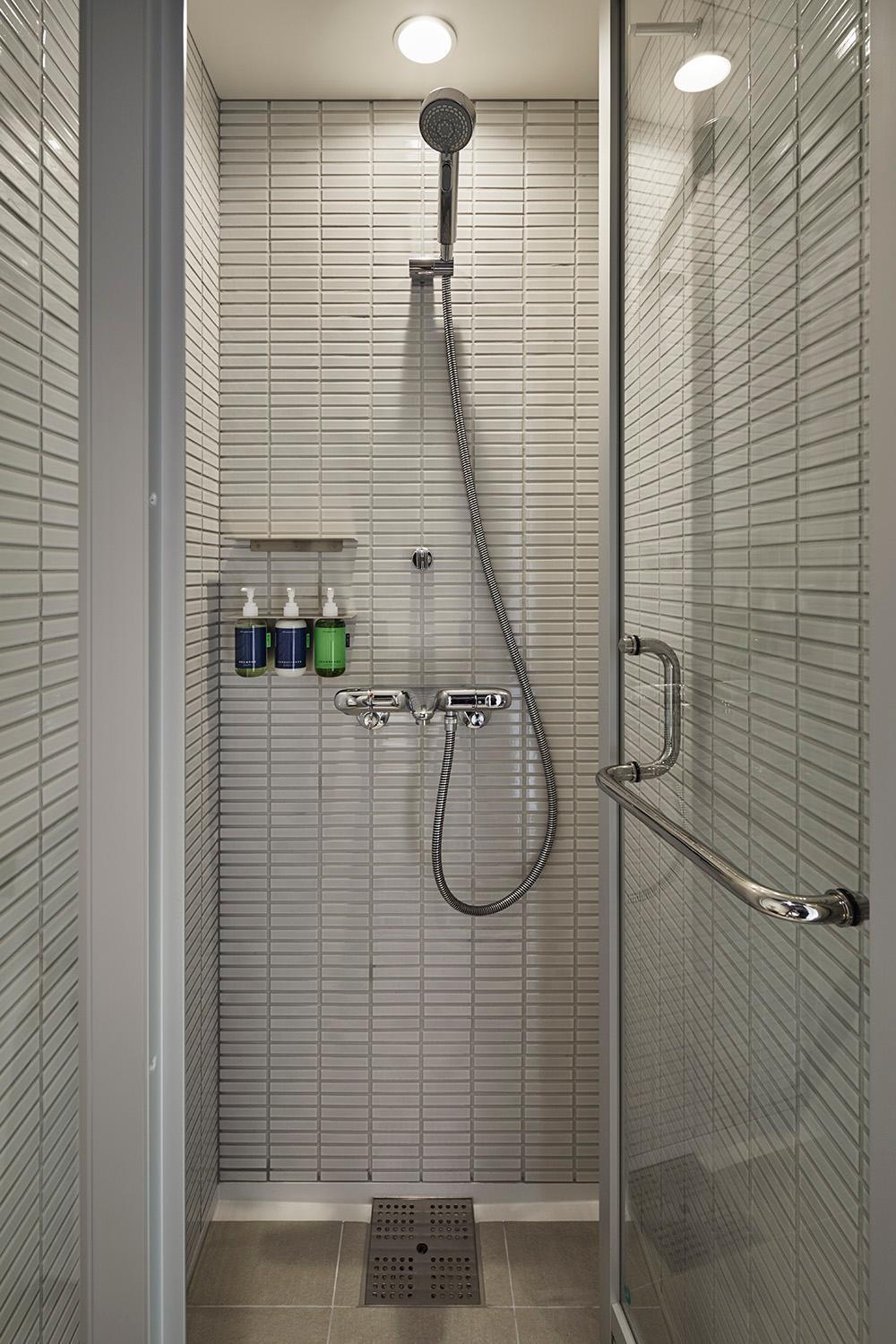 【Construction 】Double Room Small Double Bed Non-Smoking