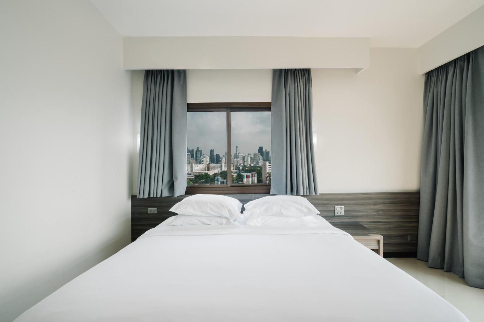 Pinnacle Suite - King