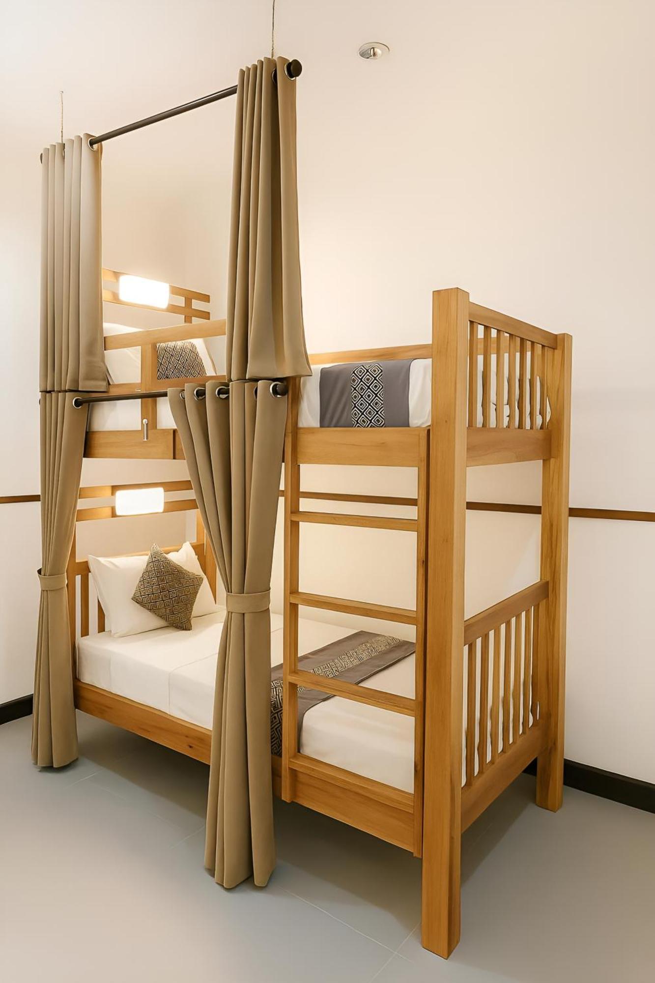 Bed 4-Bed Mixed Dormitory Room