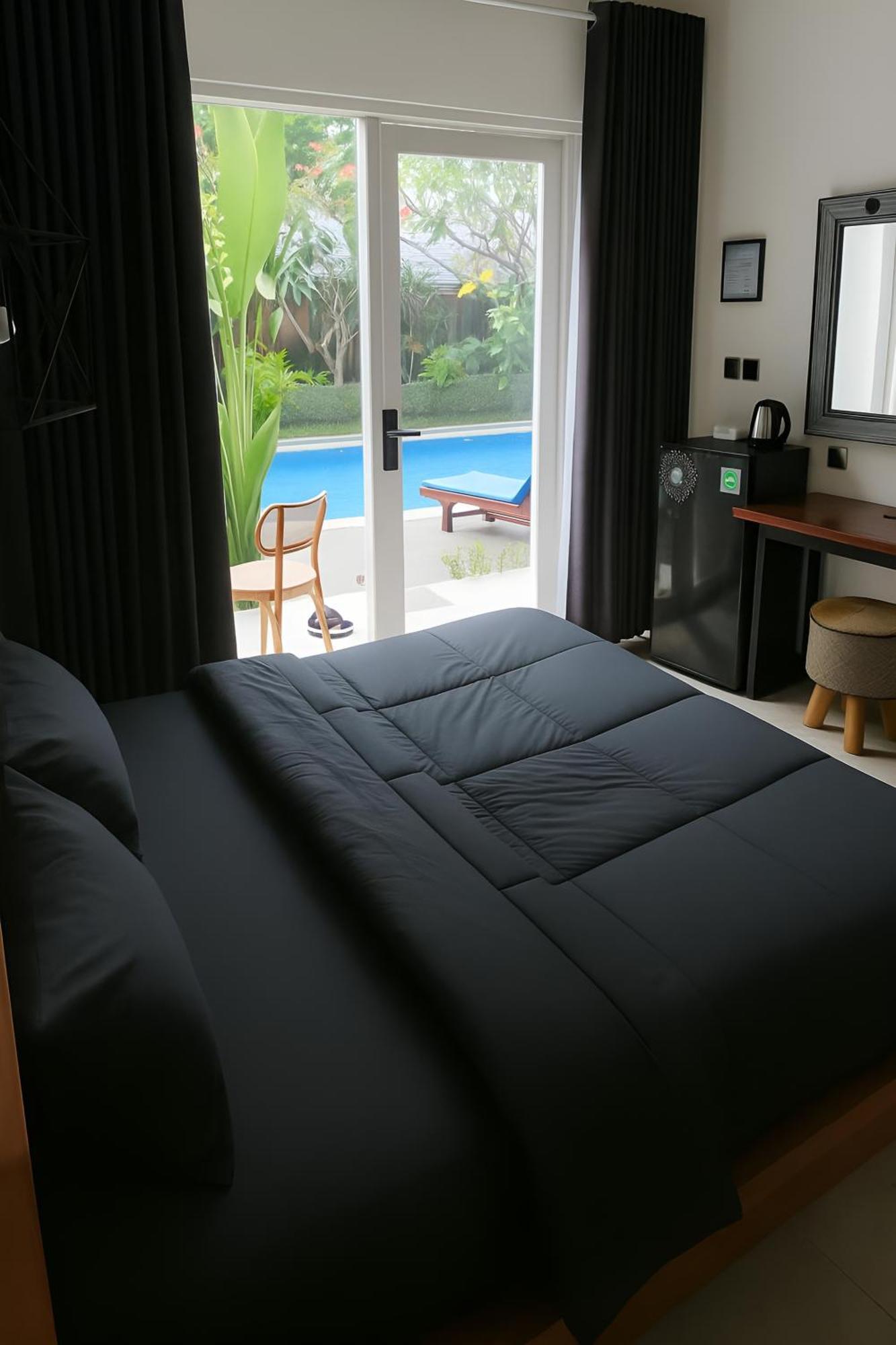Suite Pool View