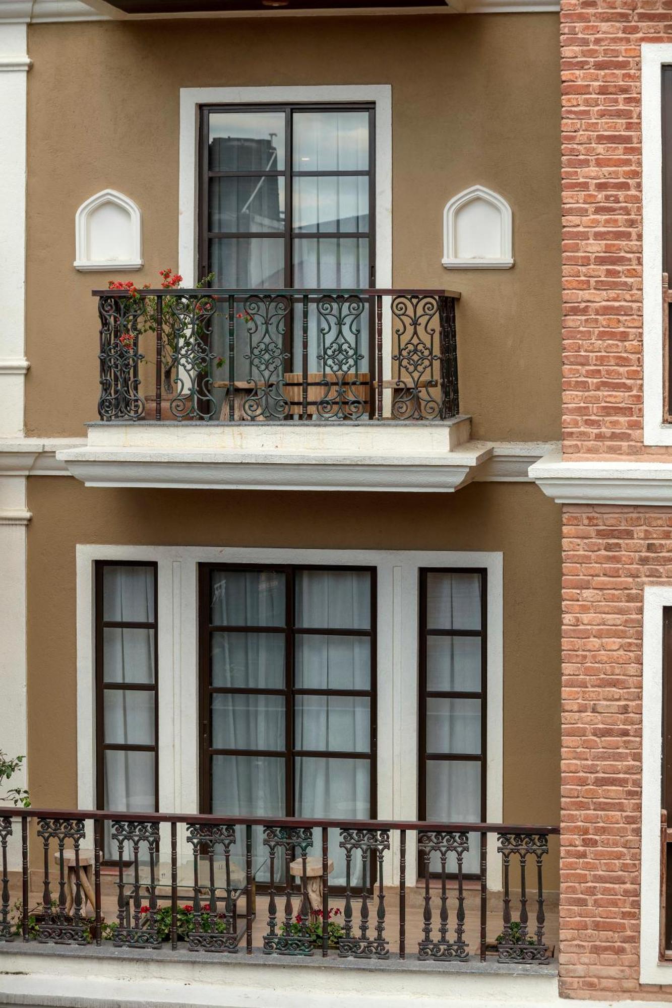 Heritage Deluxe Twin Room with Balcony