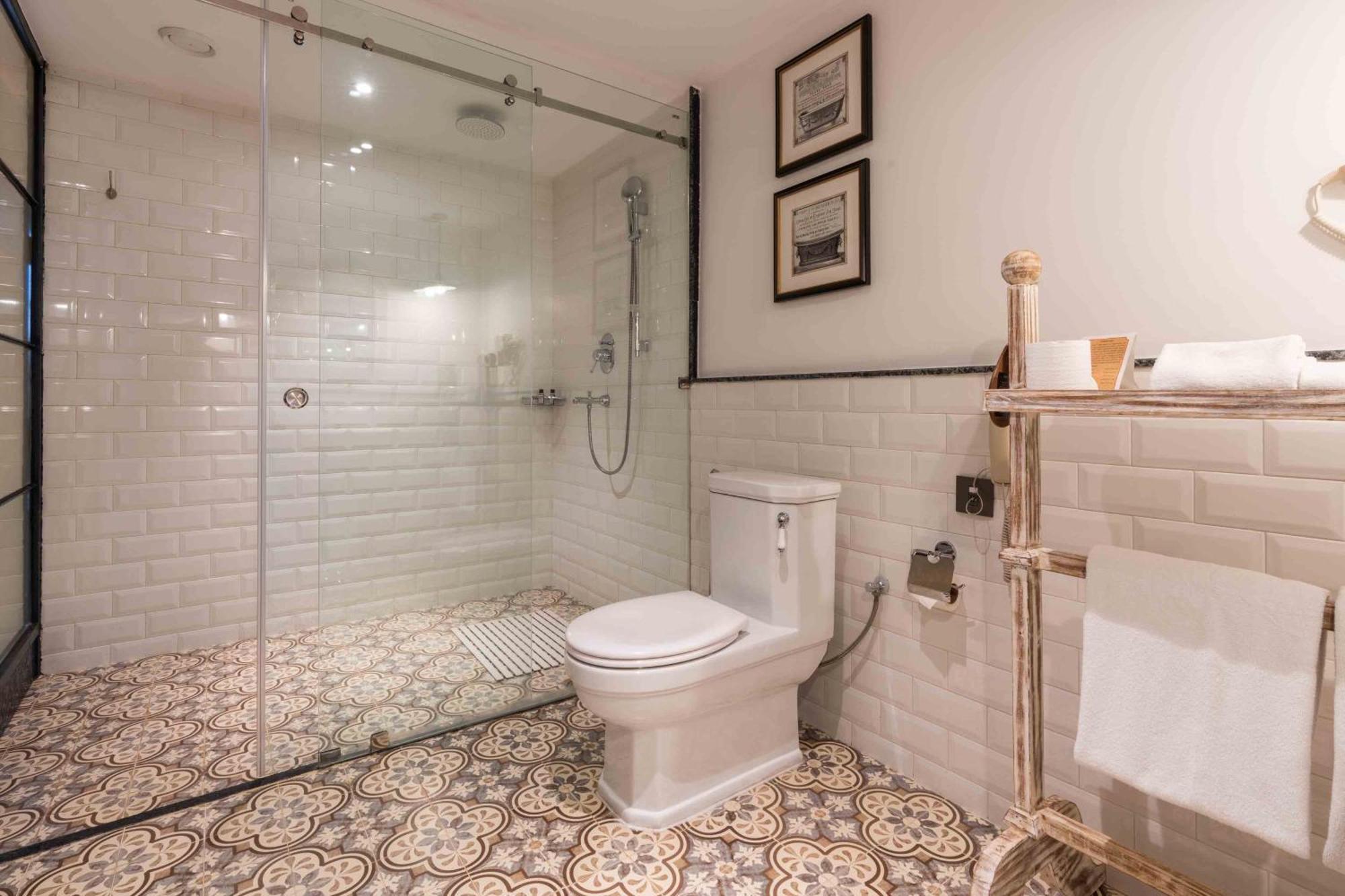 Classic Deluxe Twin Room