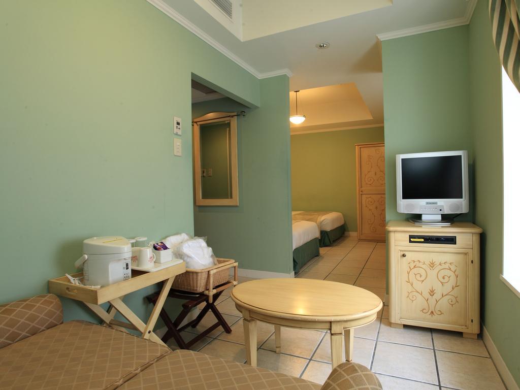 Deluxe Twin Room - Non-Smoking (31sqm)