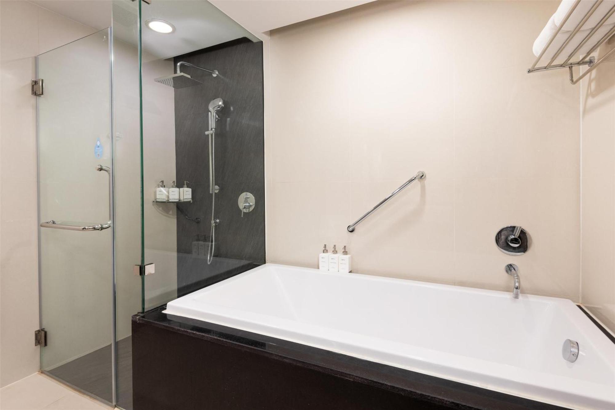 Junior Suite,1765218445:JPEG
