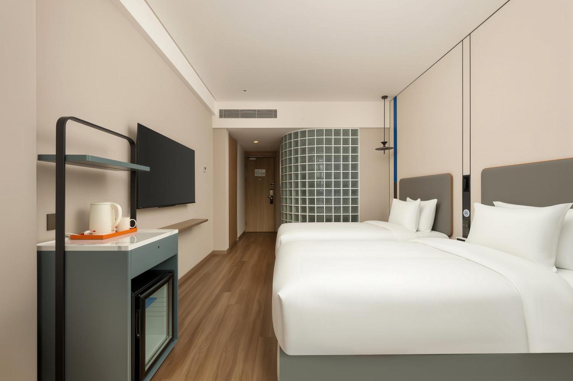 Standard Twin Room Two Twin Beds