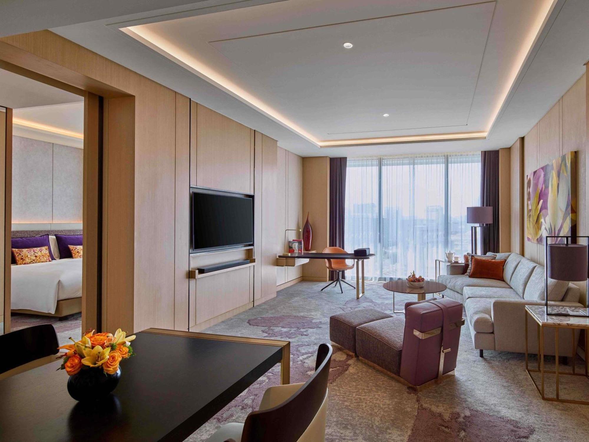 PRESTIGE SUITE Club Millésime Access 1 King Bed Heritage or City View,1765438400:JPEG
