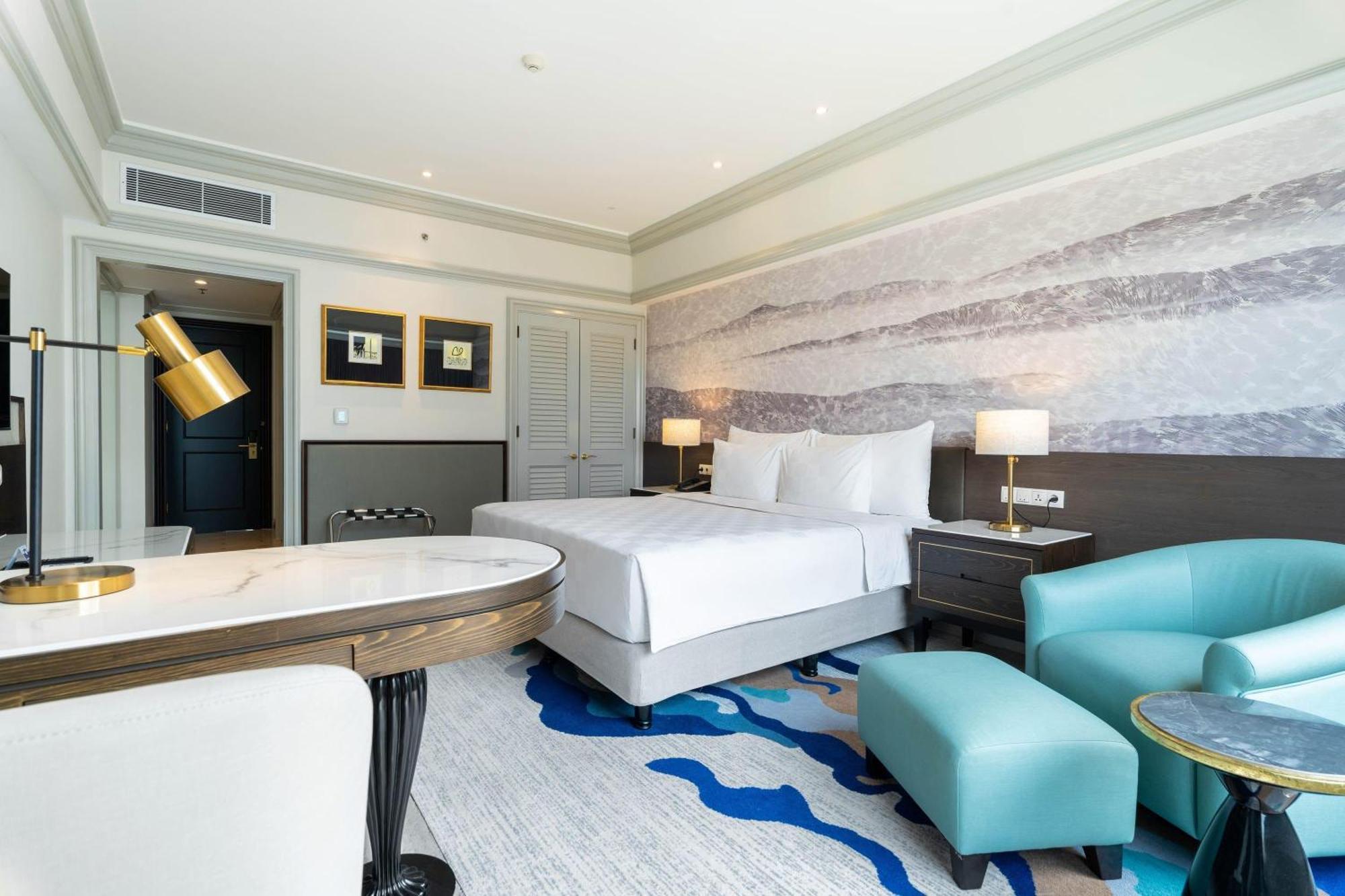 Grand Deluxe King Room - Smoking