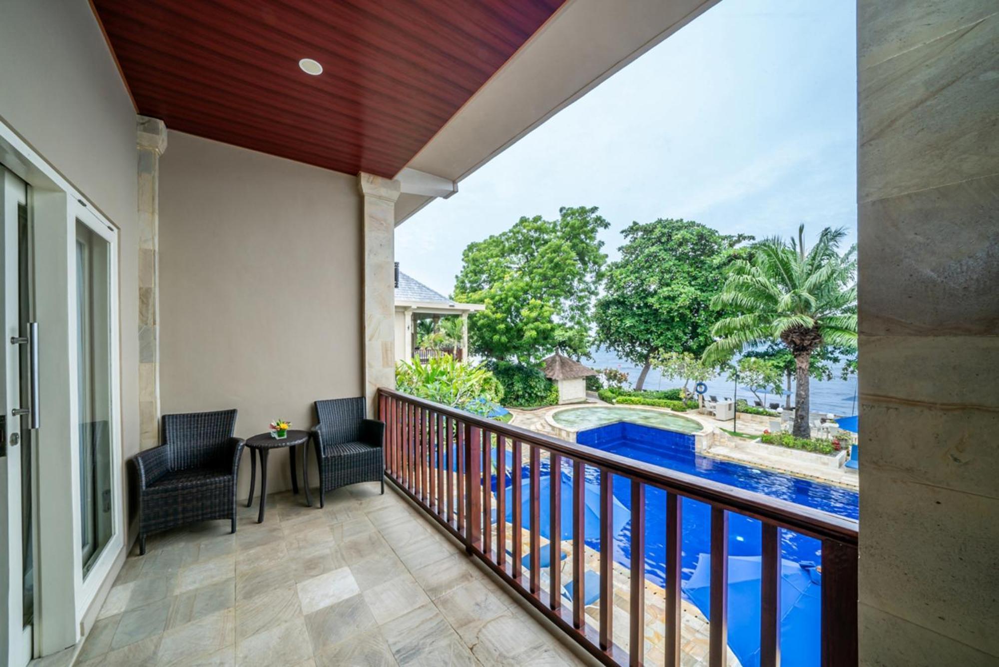 One-Bedroom Suite Sea View