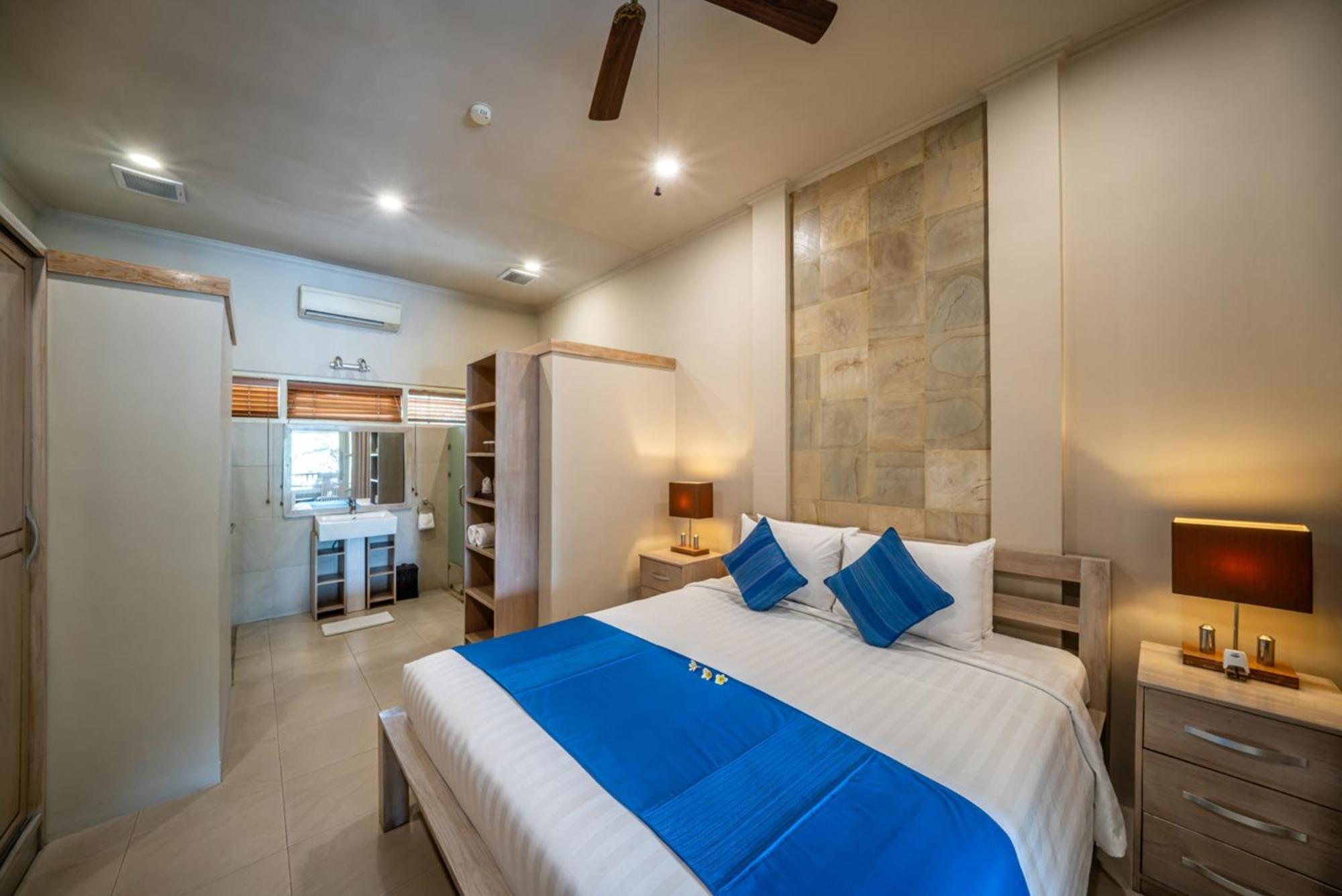 One-Bedroom Suite Sea View