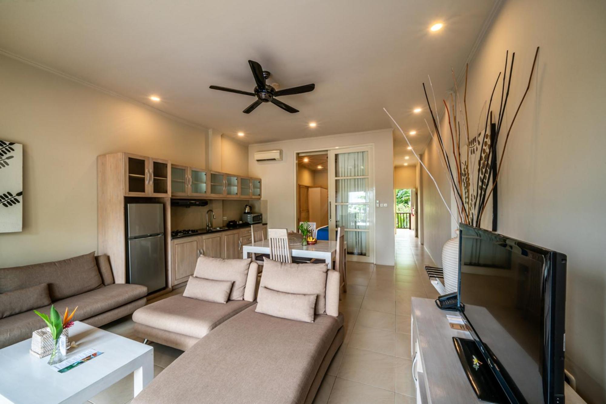 One-Bedroom Suite Sea View