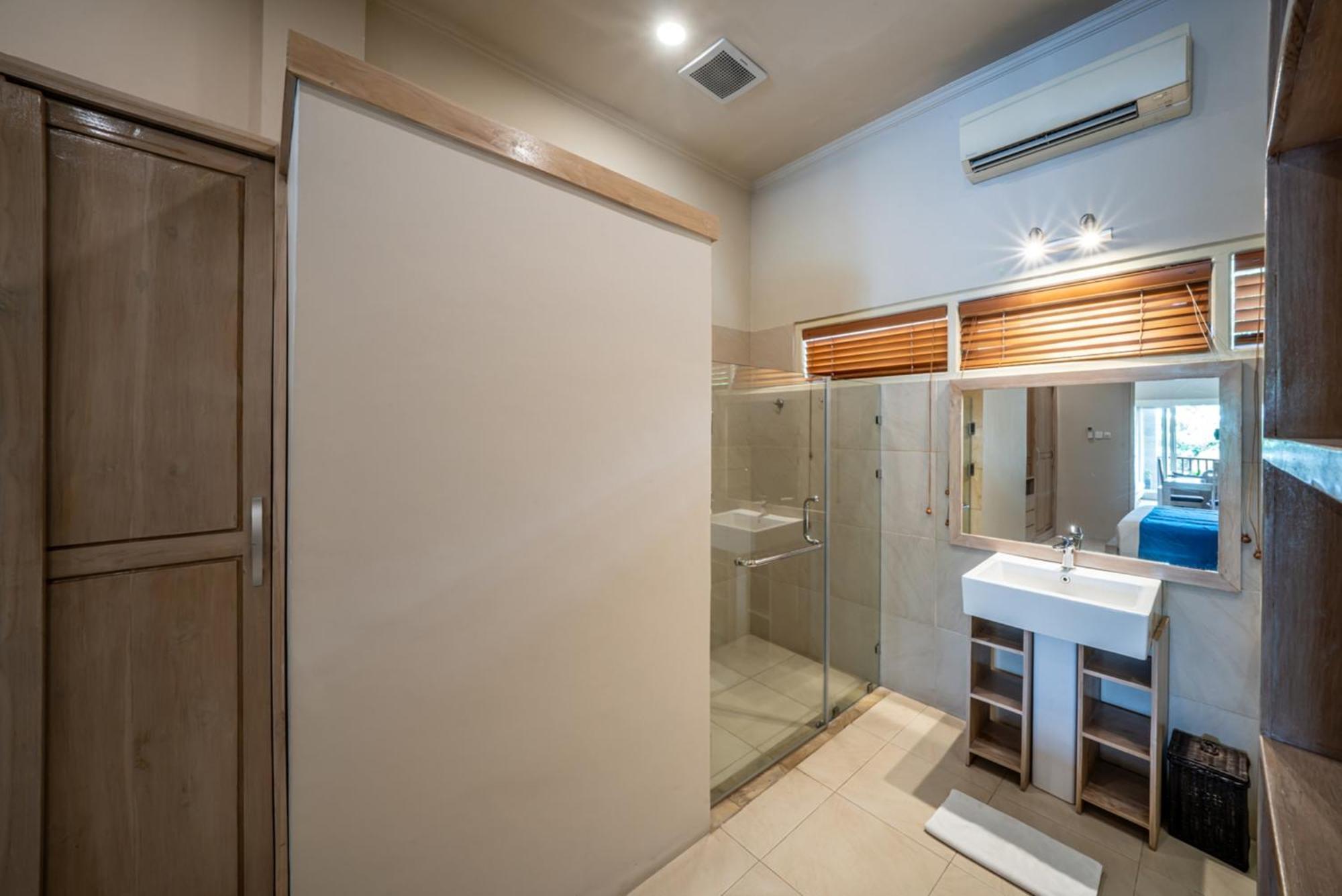 One-Bedroom Suite Sea View