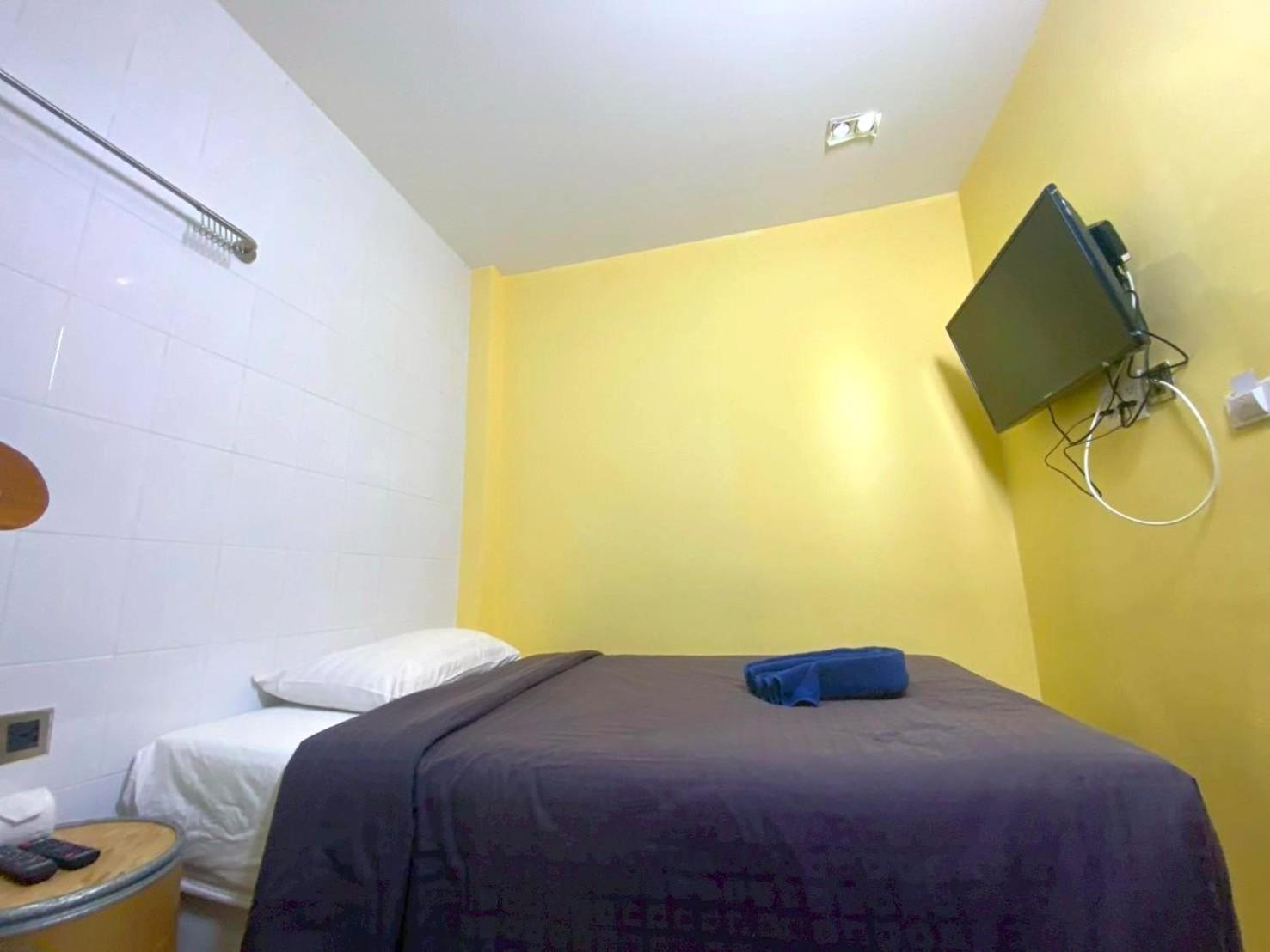 Single Room No Window