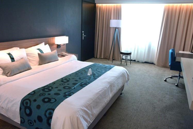 Executive Deluxe - King Bed (City View)
