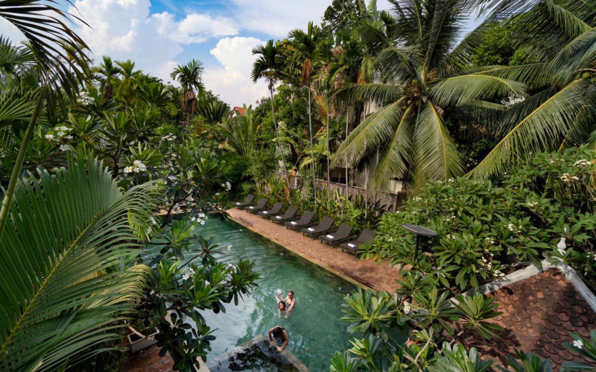 Studio Double With Balcony Pool View - Free Pick Up