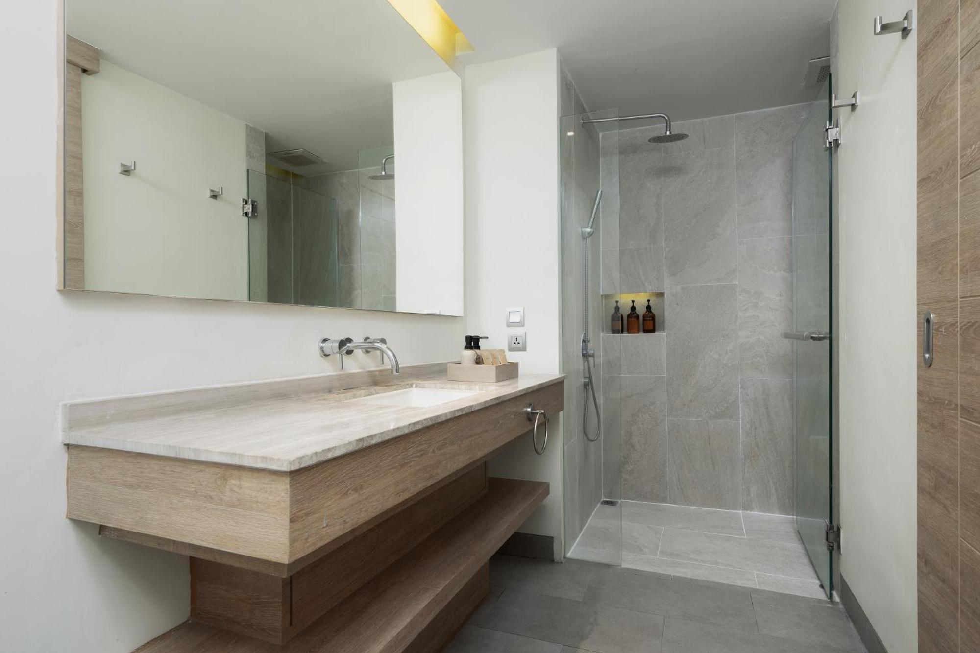 Suite 1 Chambre avec Accès Piscine