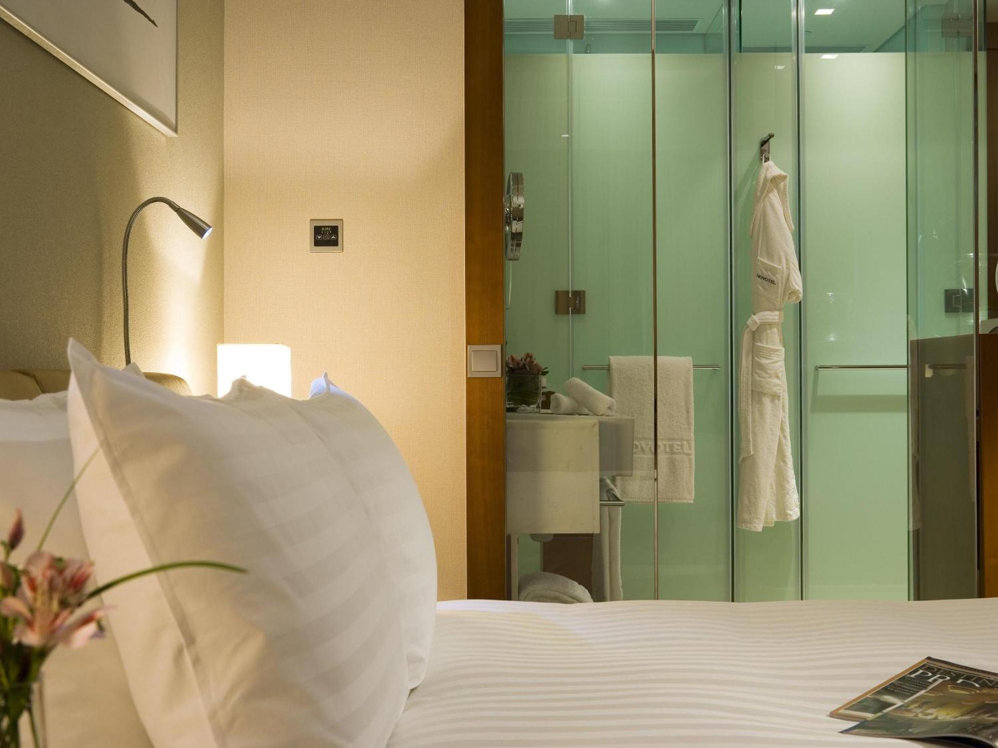 Standard Room Queen Bed