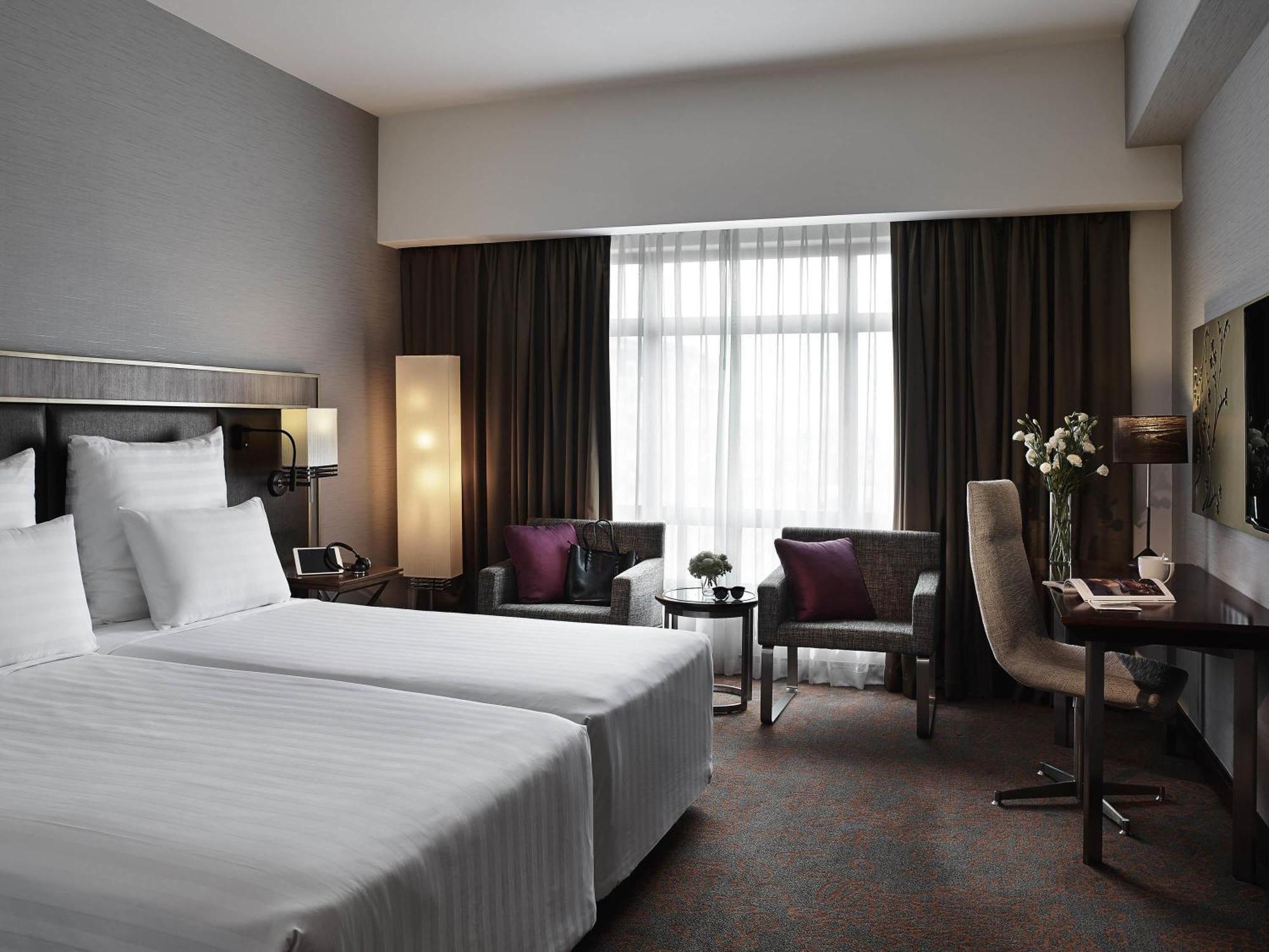 Deluxe Room Twin Beds City View