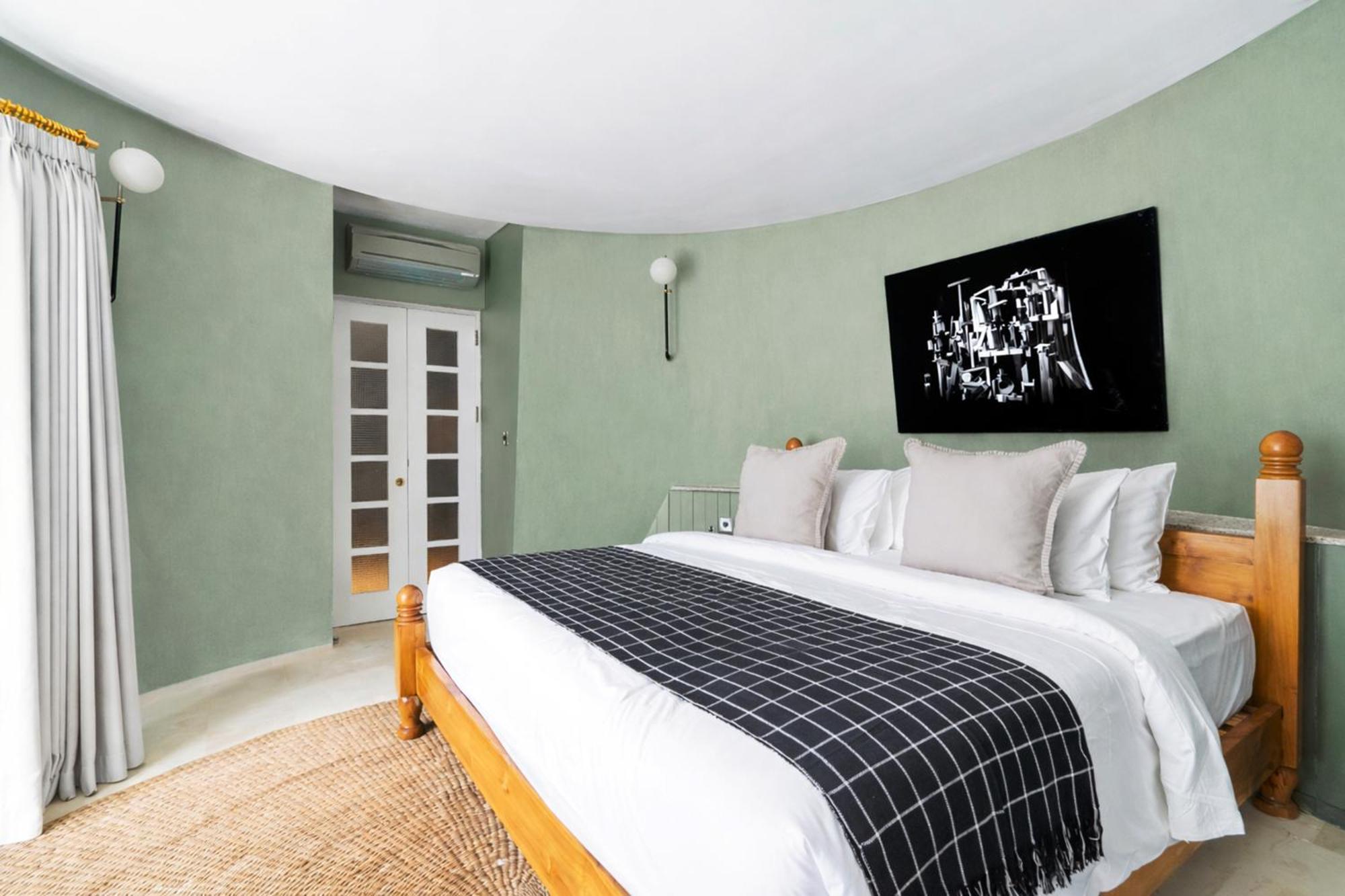 Suite with Garden View