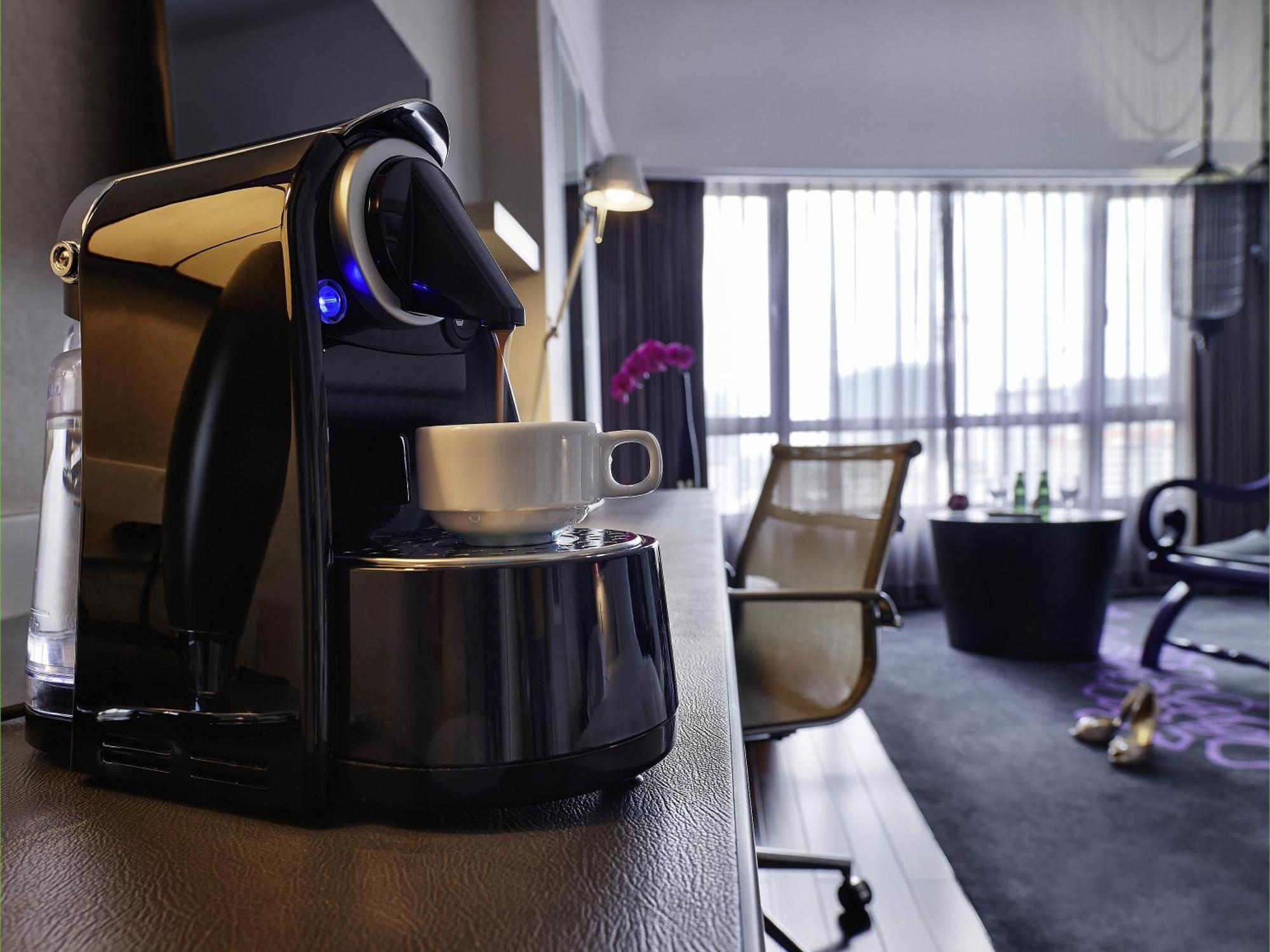 Superior King Room Club Millésime Access City View