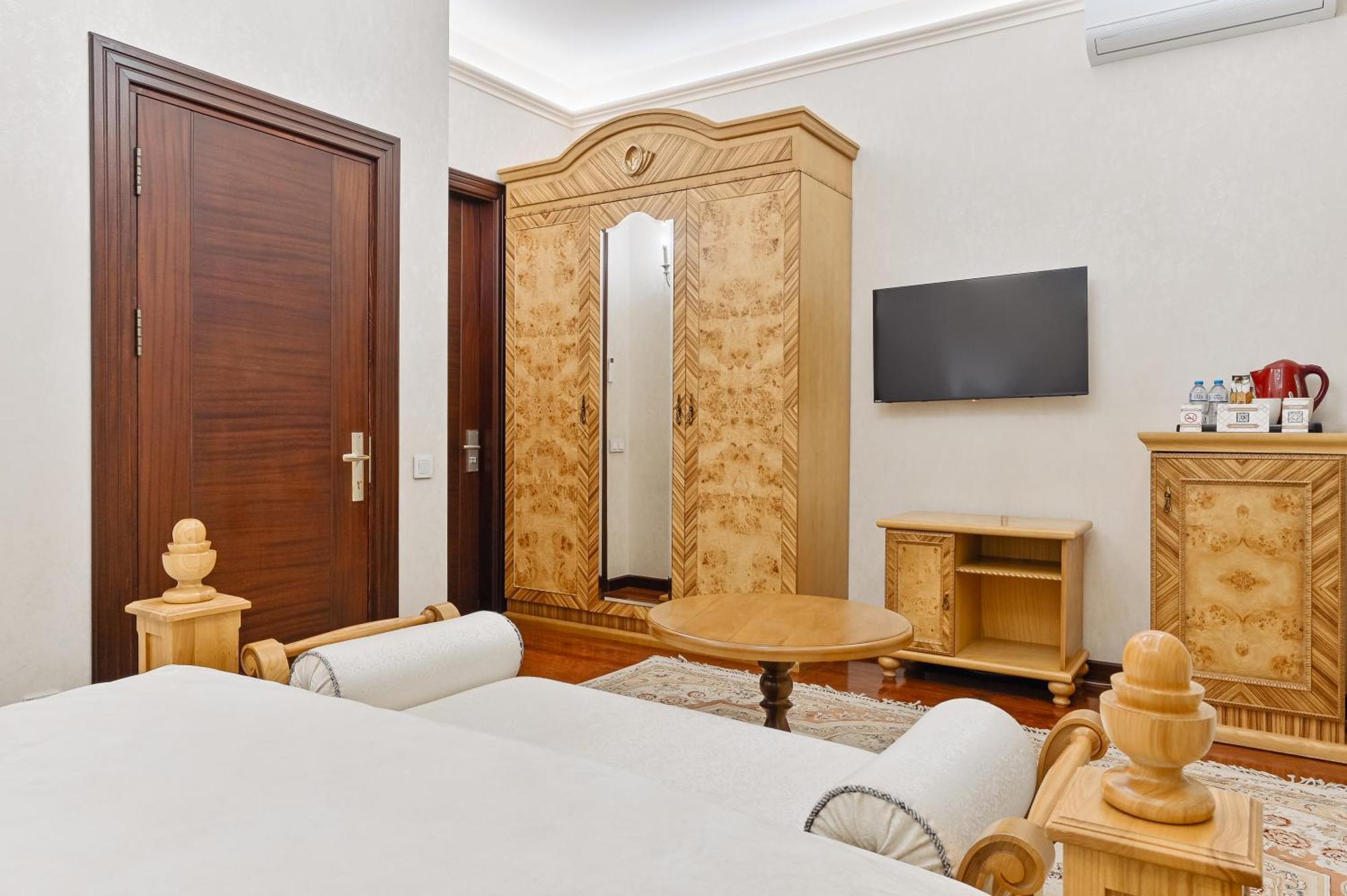 Superior King Room