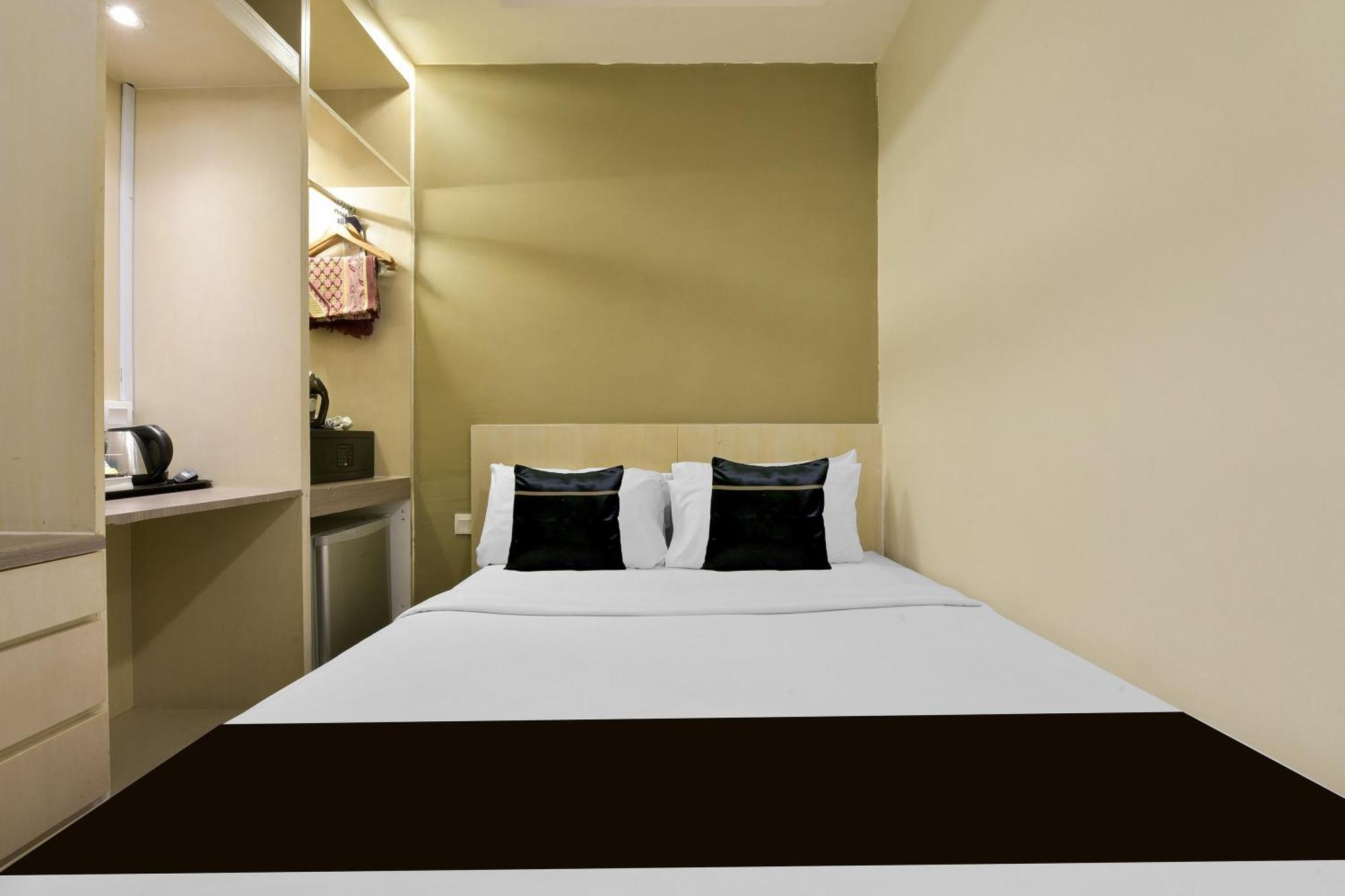 Standard Queen Room