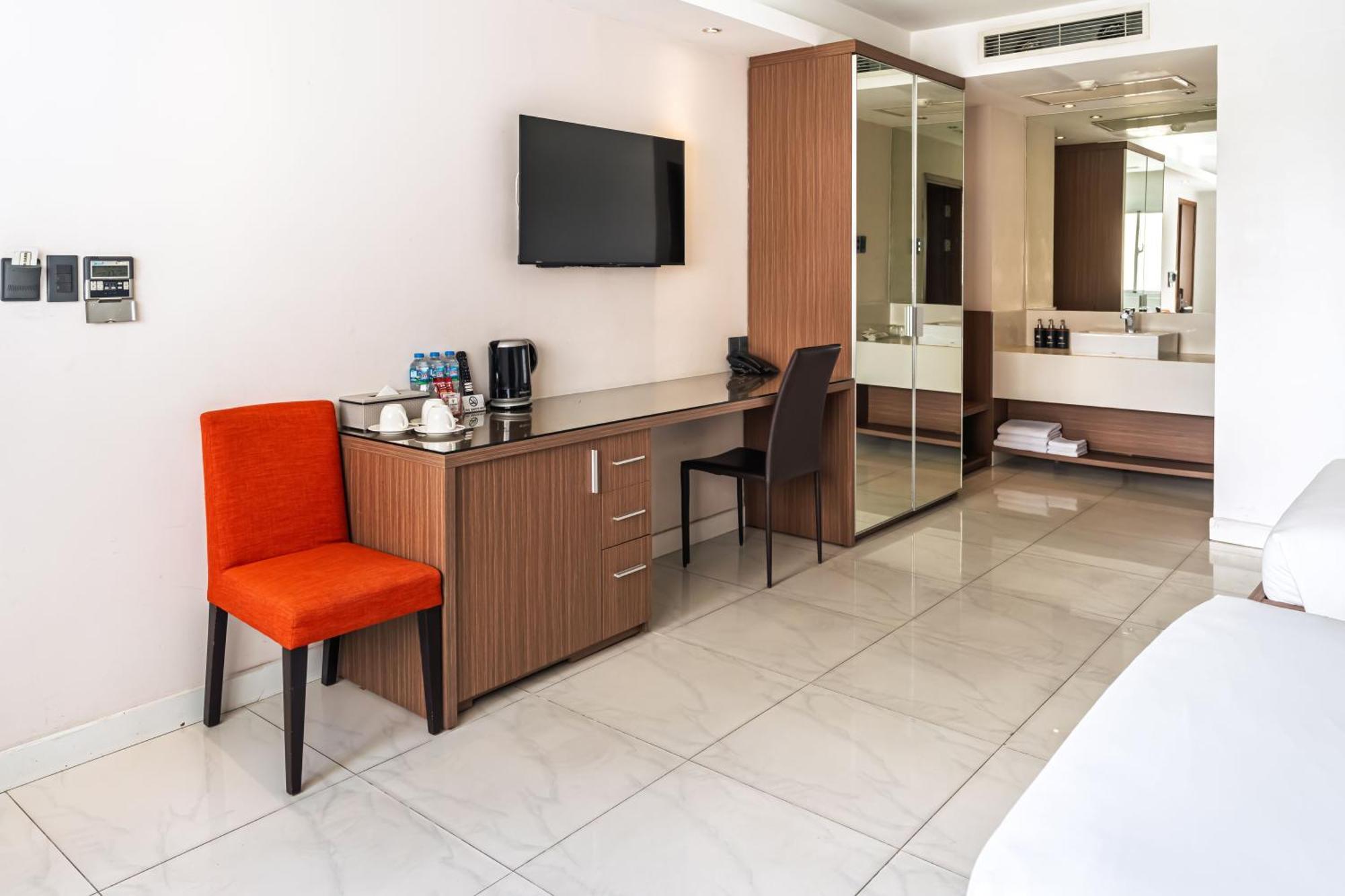 Deluxe Family Room