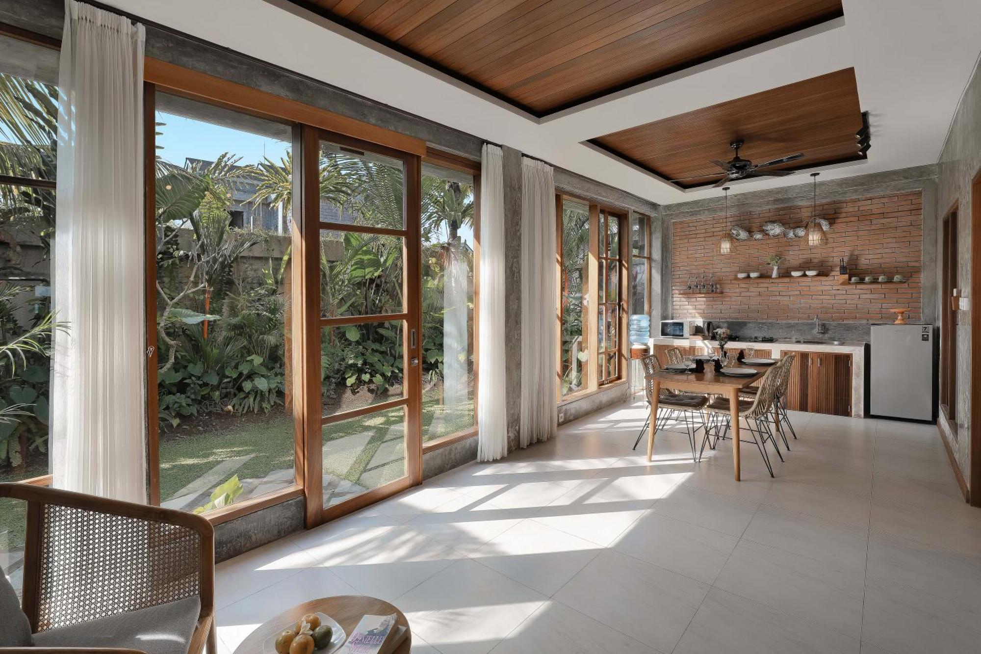 Family Suite Kitchenette