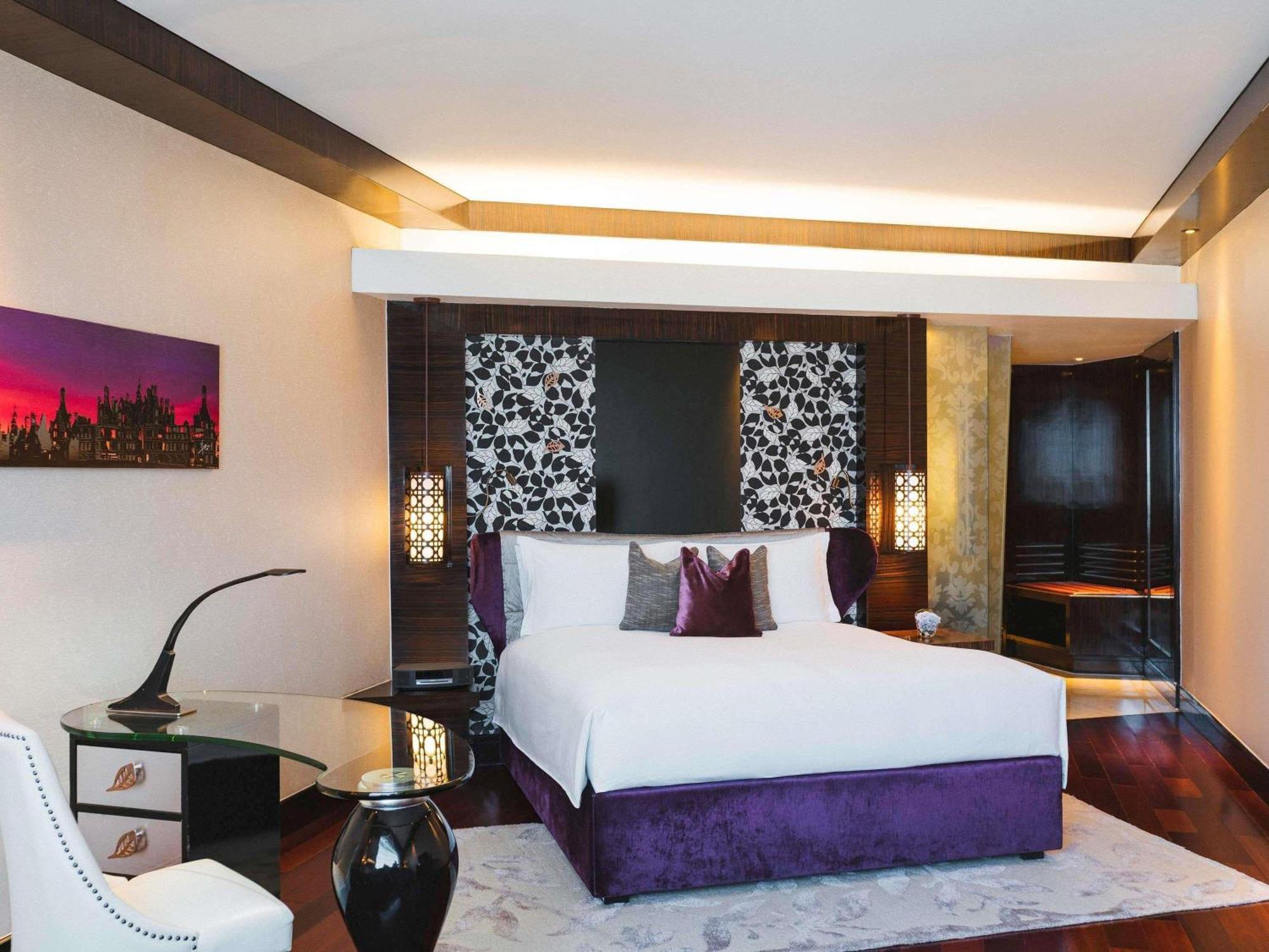 Luxury King Room