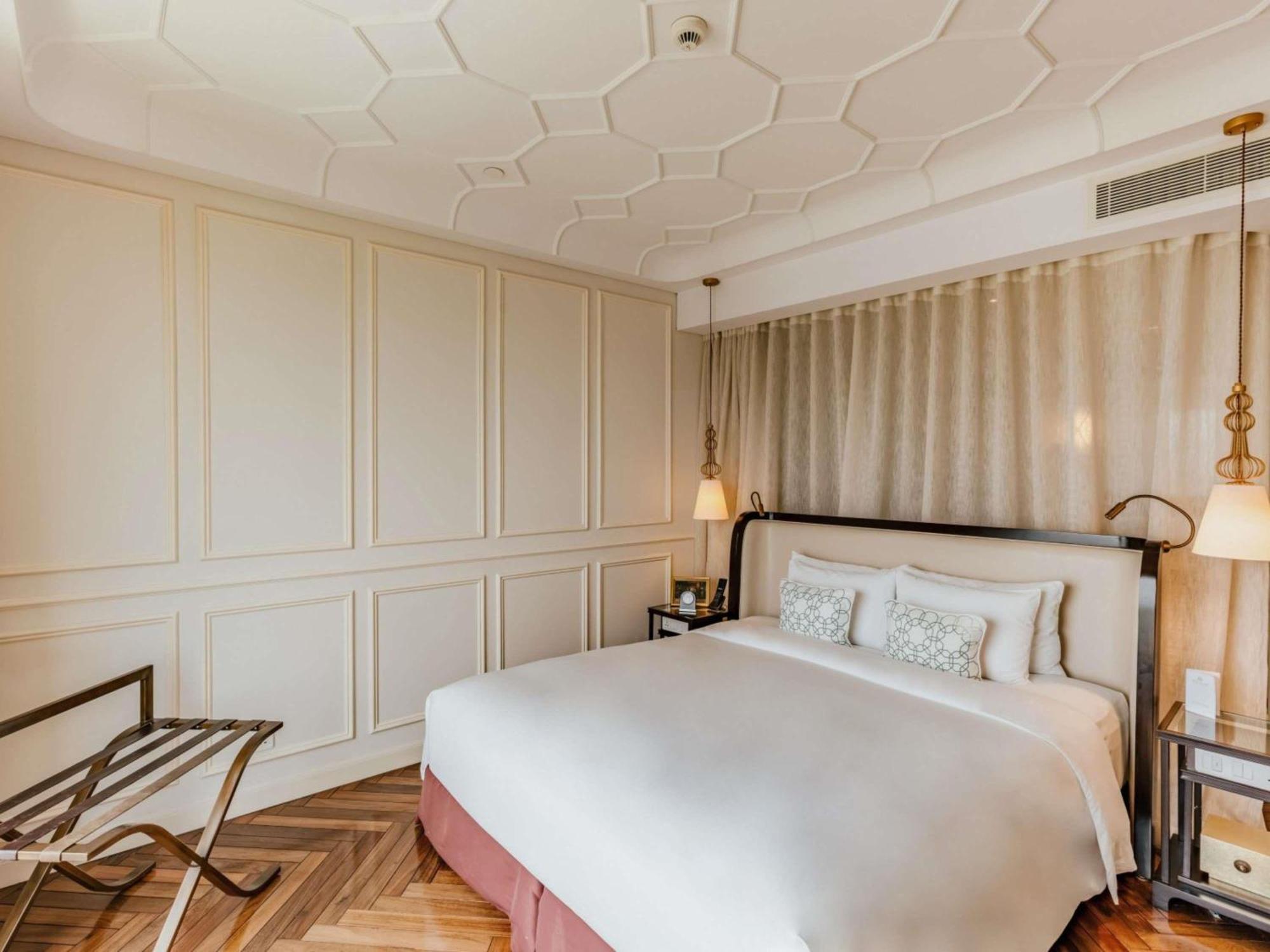 Grand Deluxe Room 1 King Size Bed City View