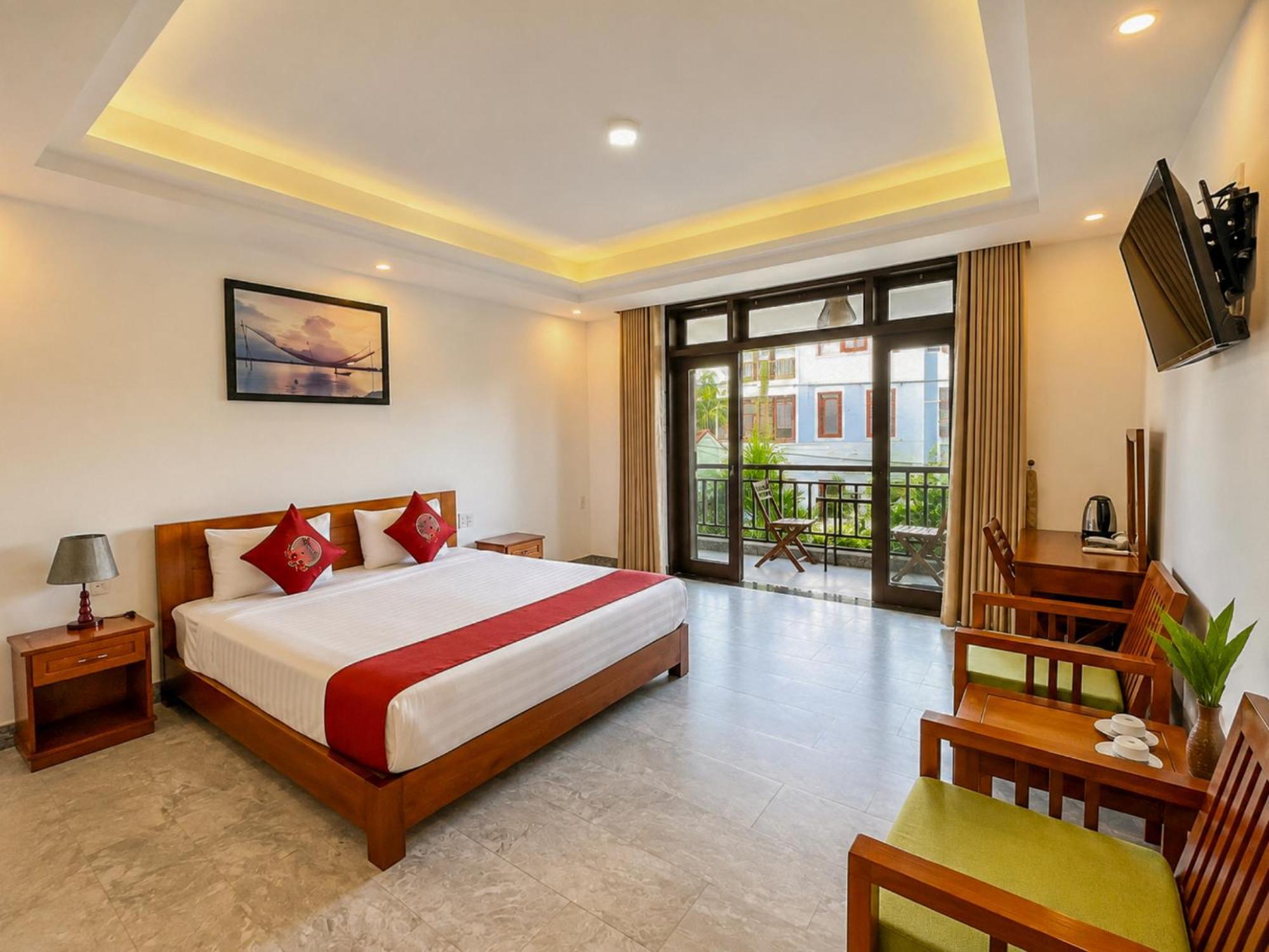 Queen Room Garden View