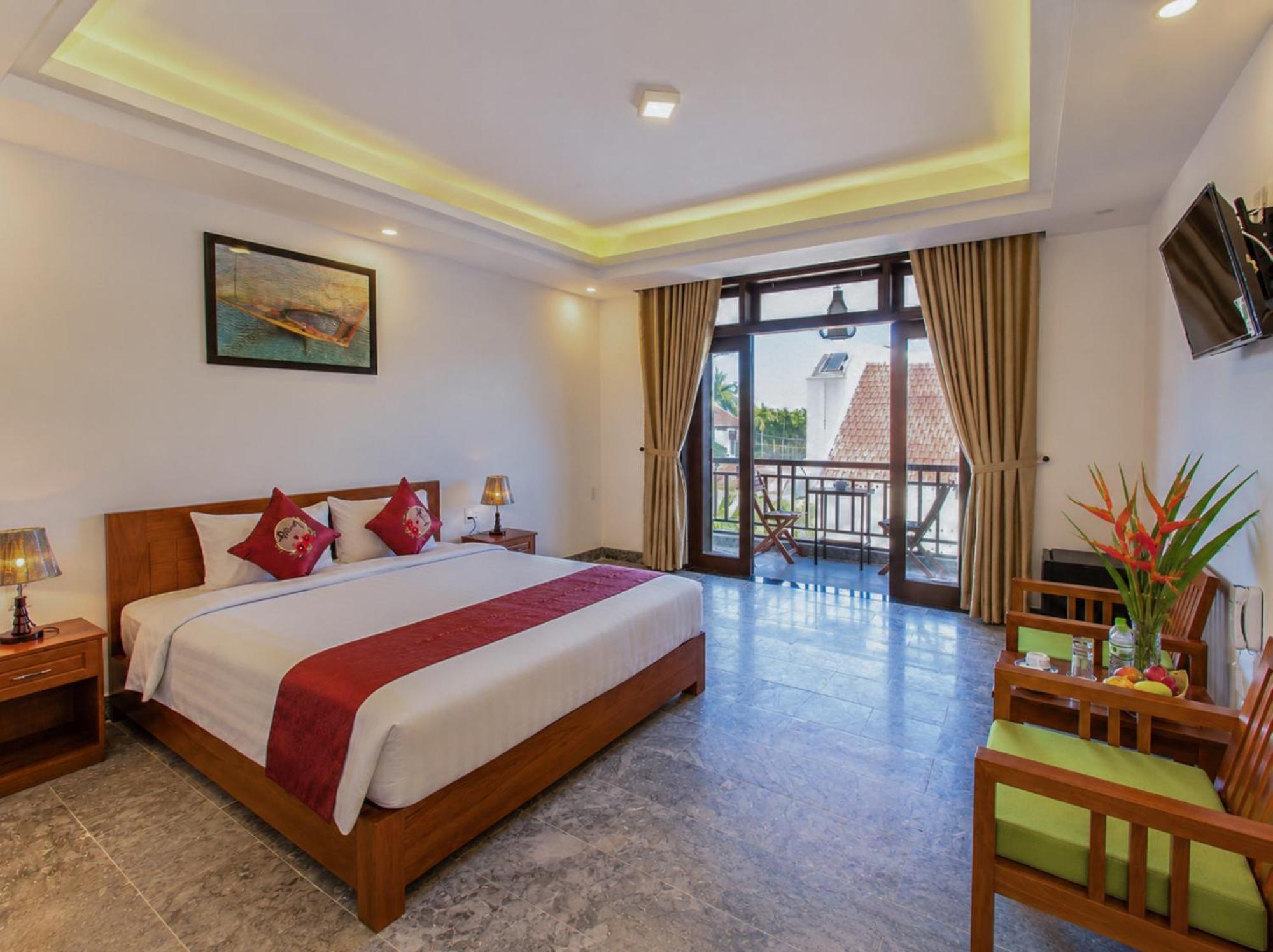 Queen Room Pool View