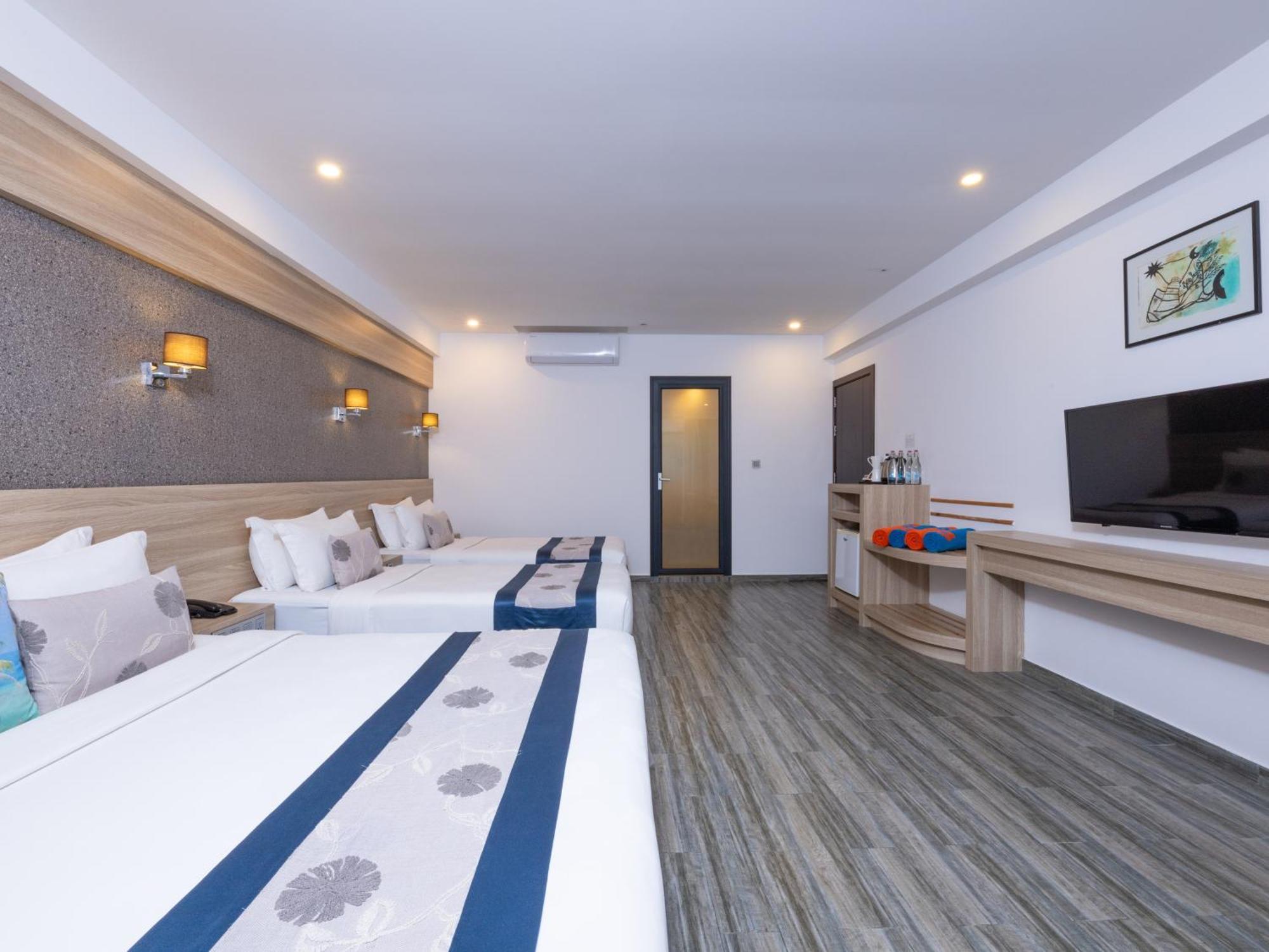 Quadruple Room Balcony Island View