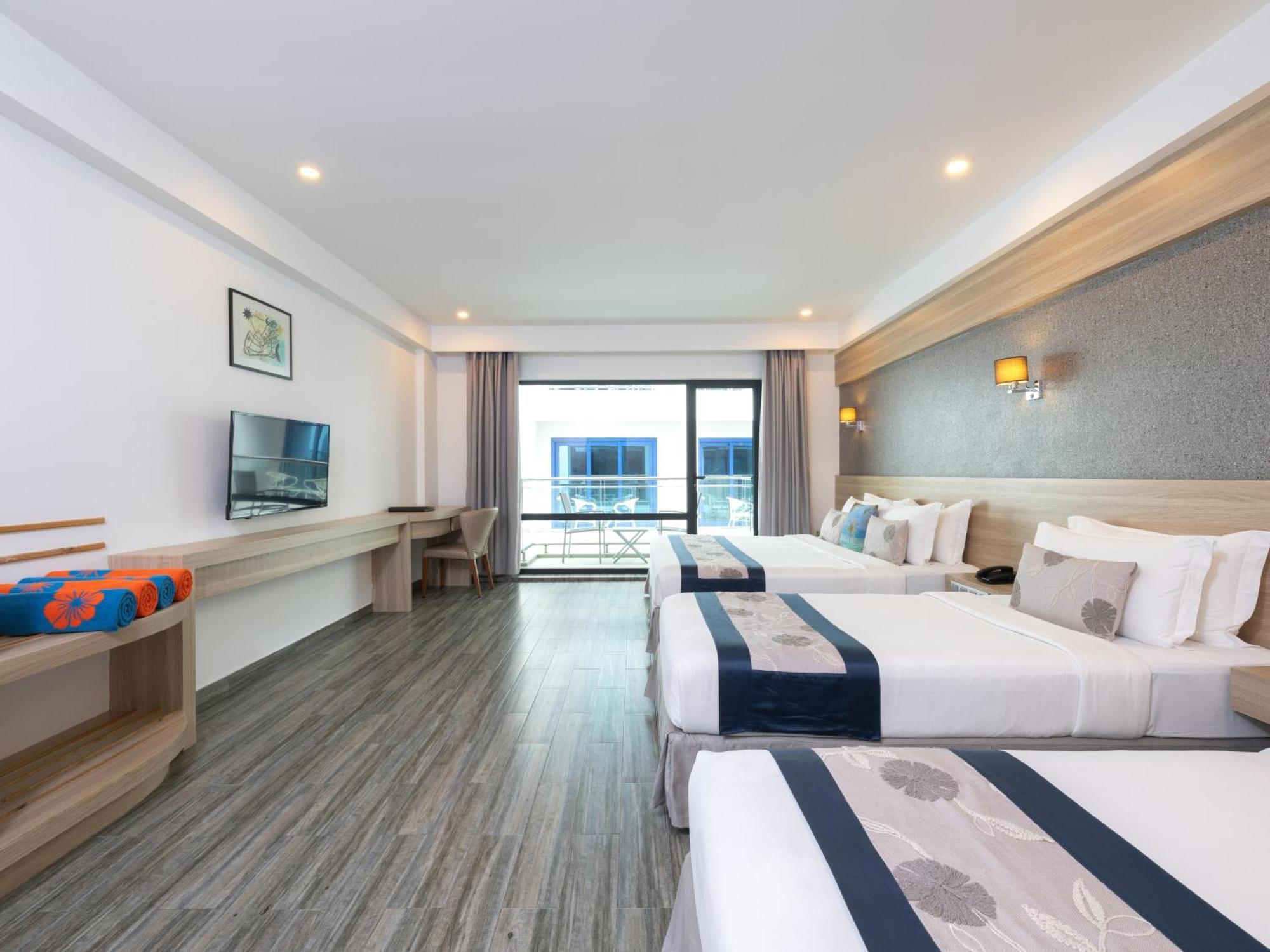 Quadruple Room Balcony Island View
