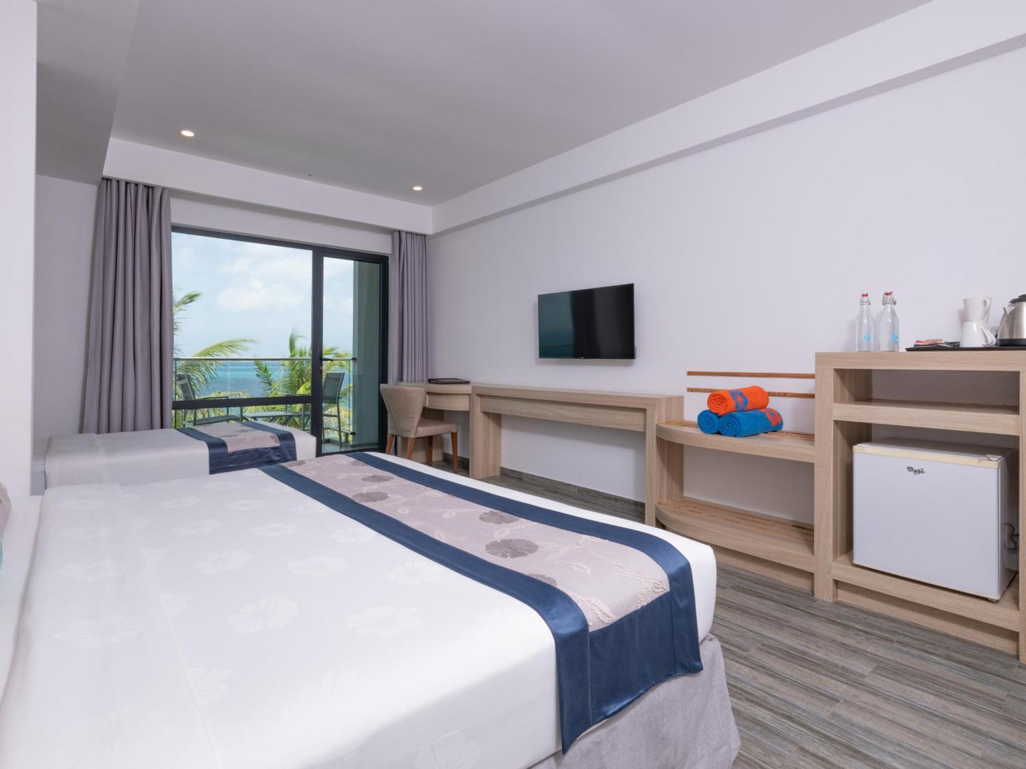 Deluxe Family Room Balcony Seaview