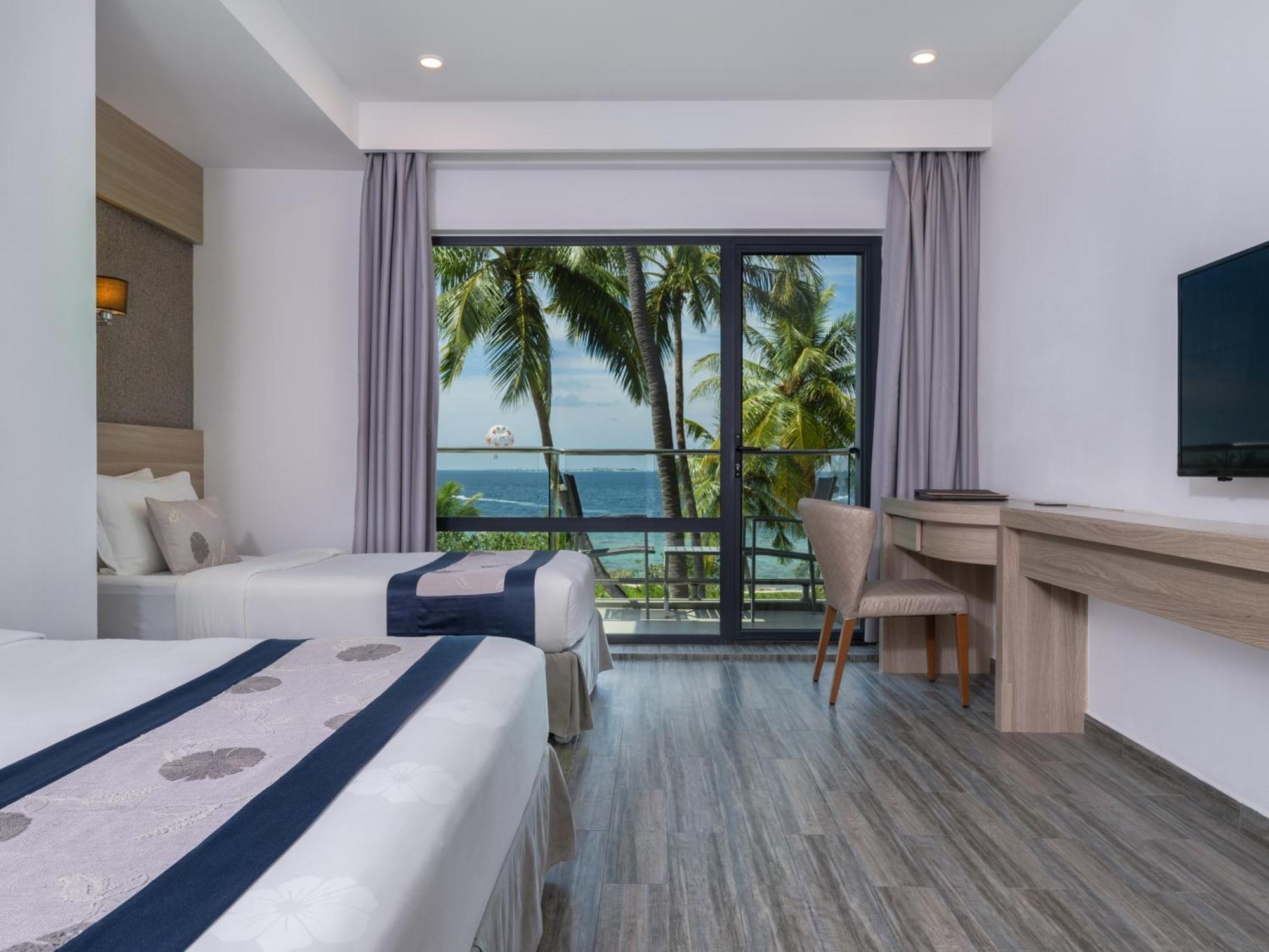 Deluxe Family Room Balcony Seaview