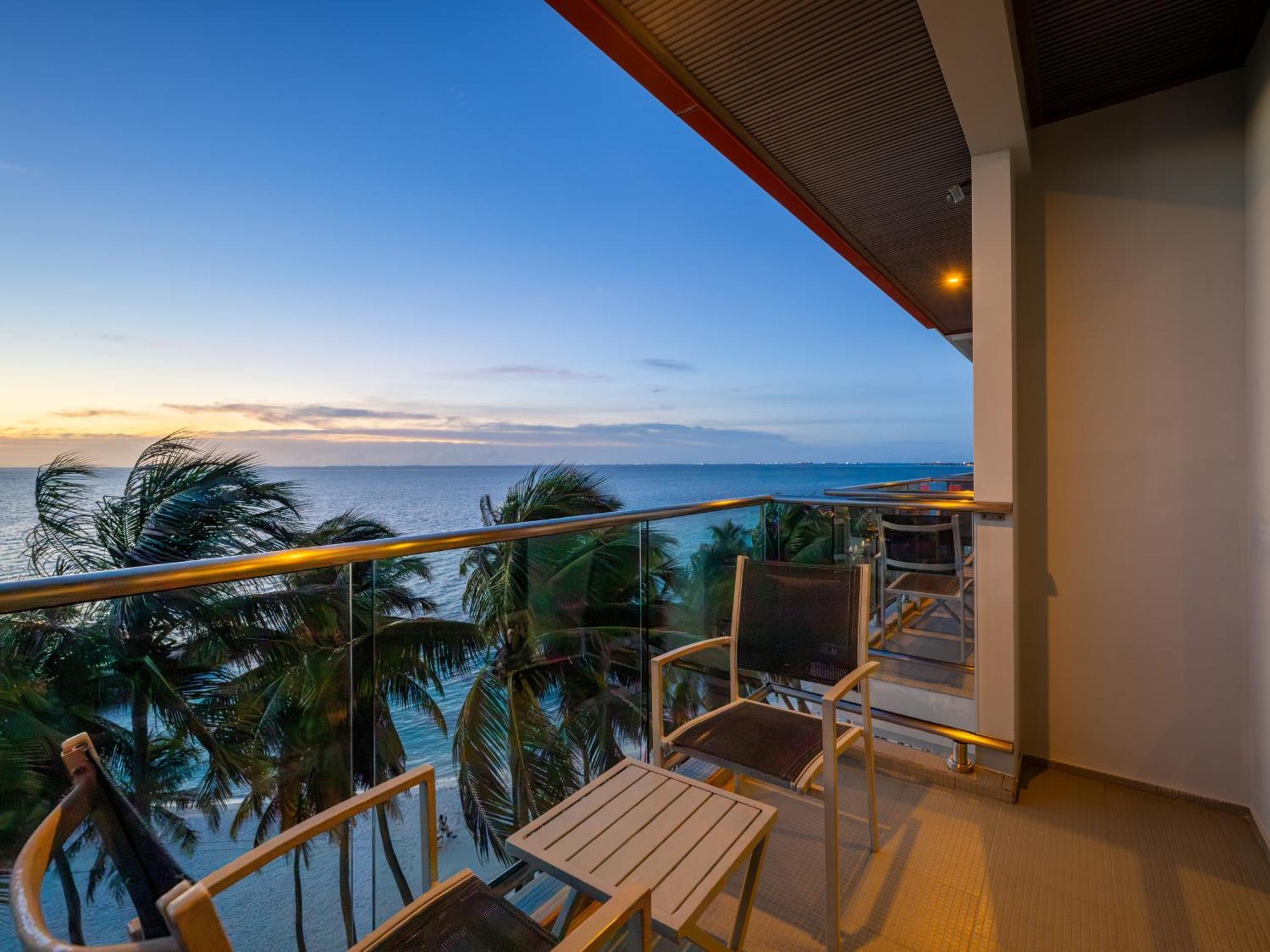 Honeymoon Room Balcony Seaview